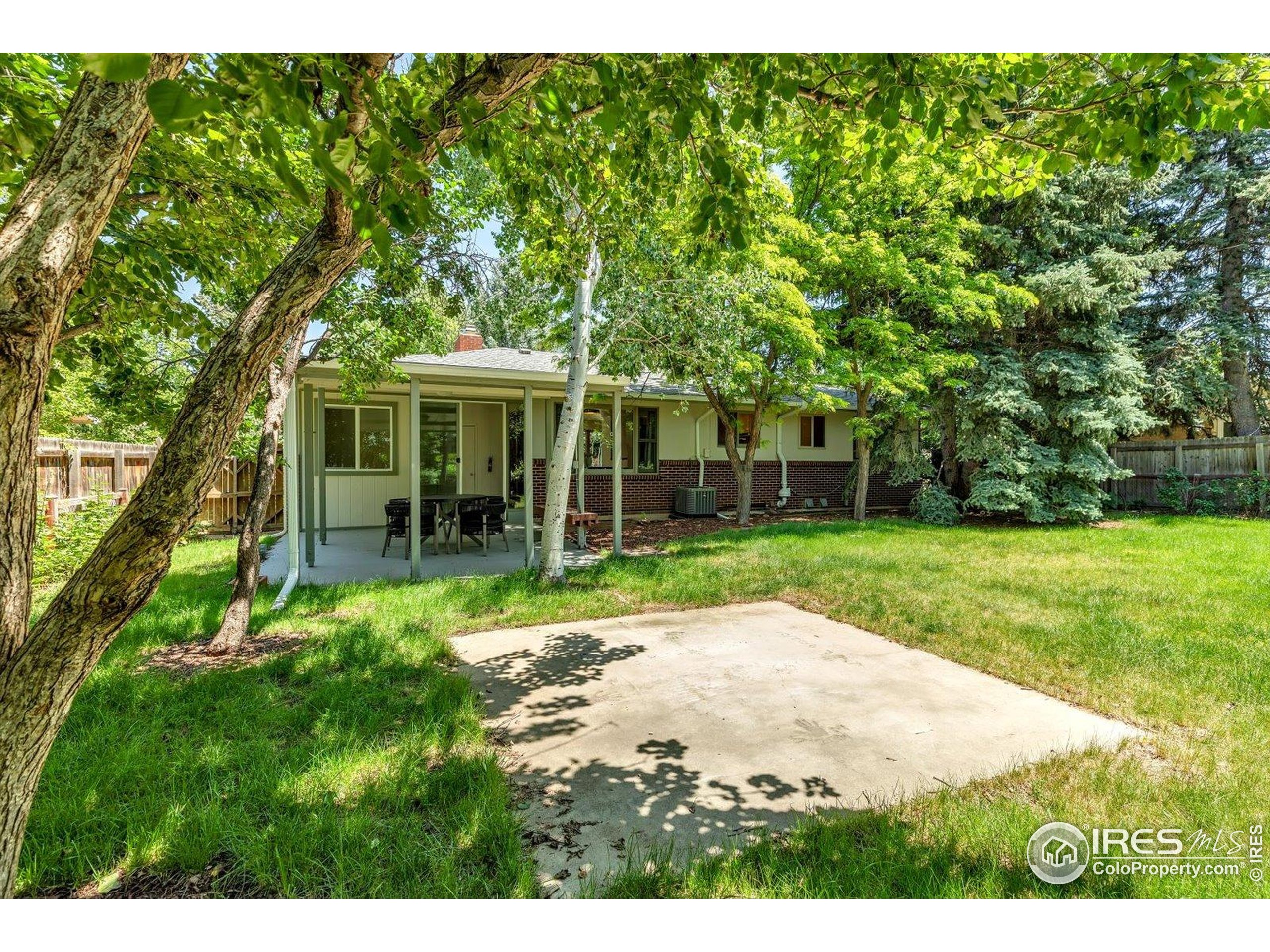 1245 Claremont Dr