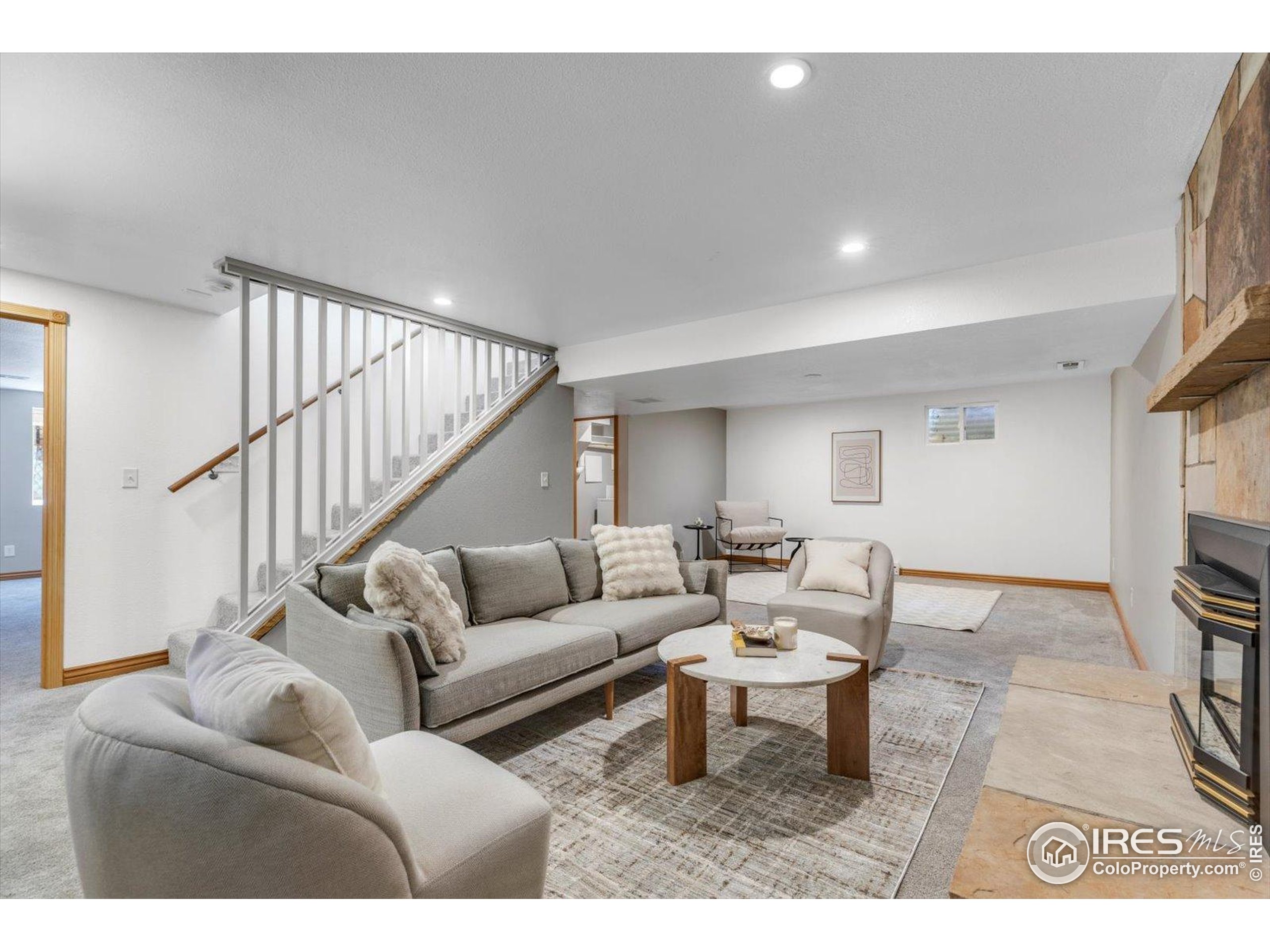 1245 Claremont Dr