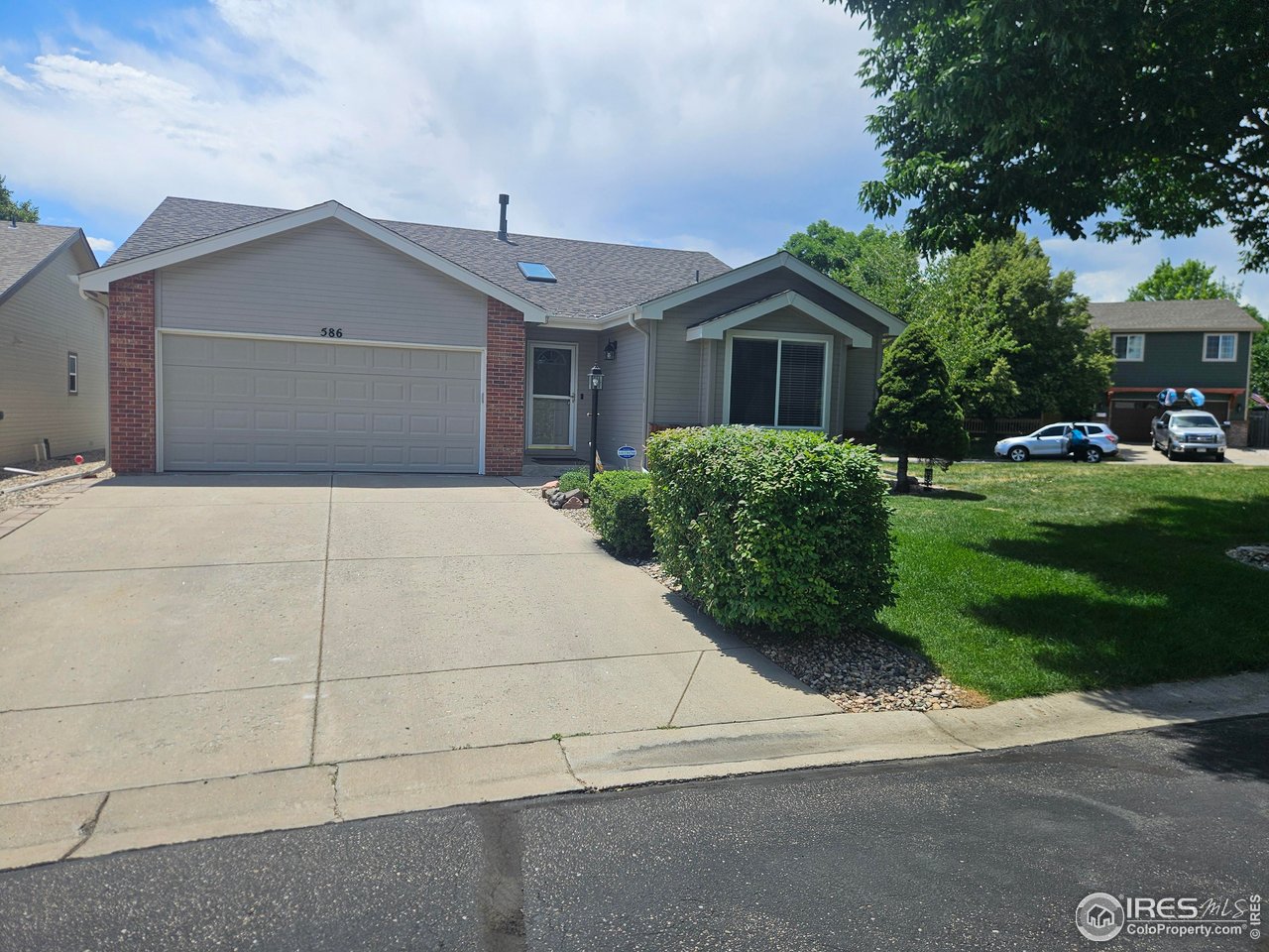586 Radiant Dr