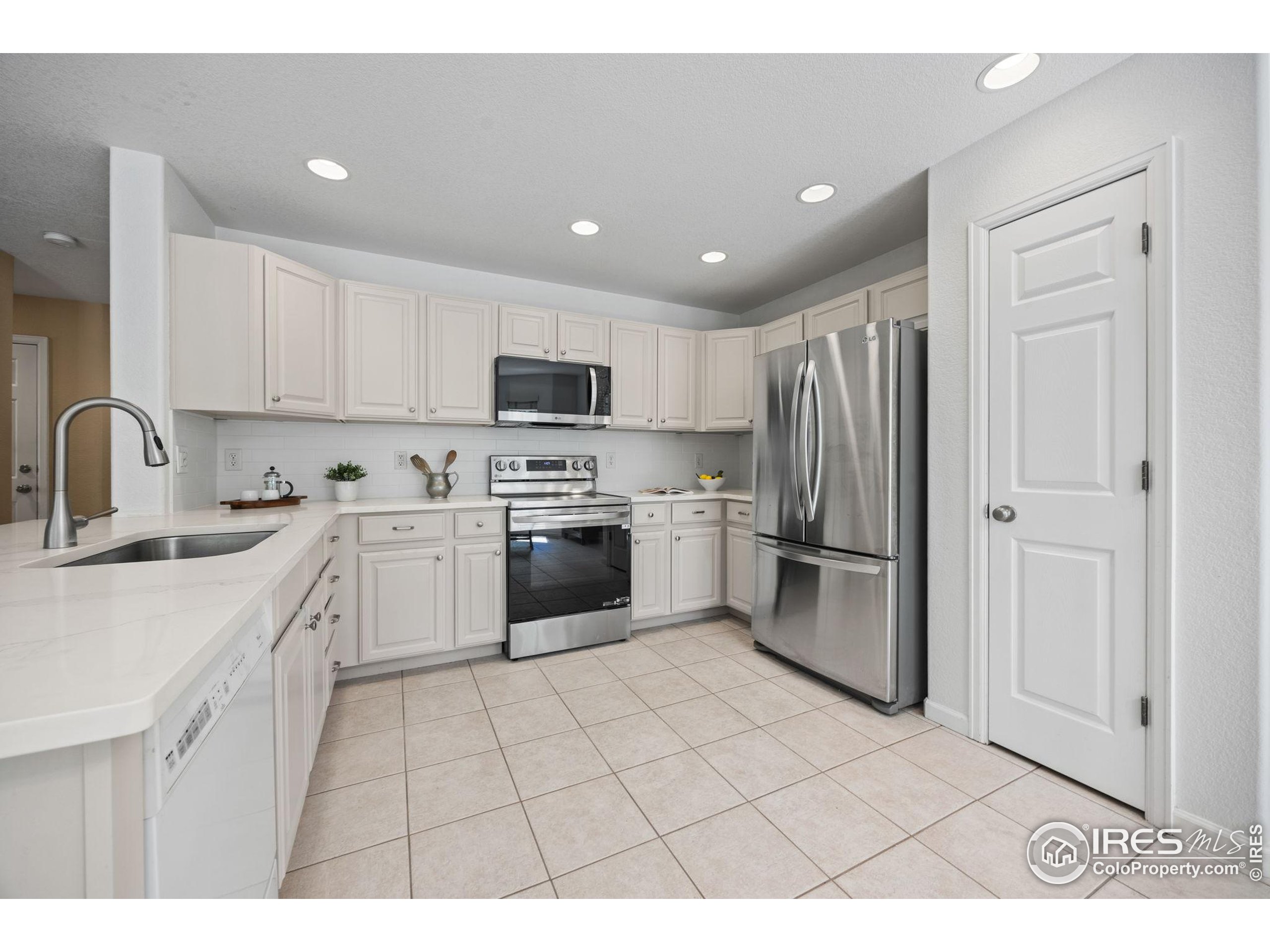 433 Huntington Hills Dr