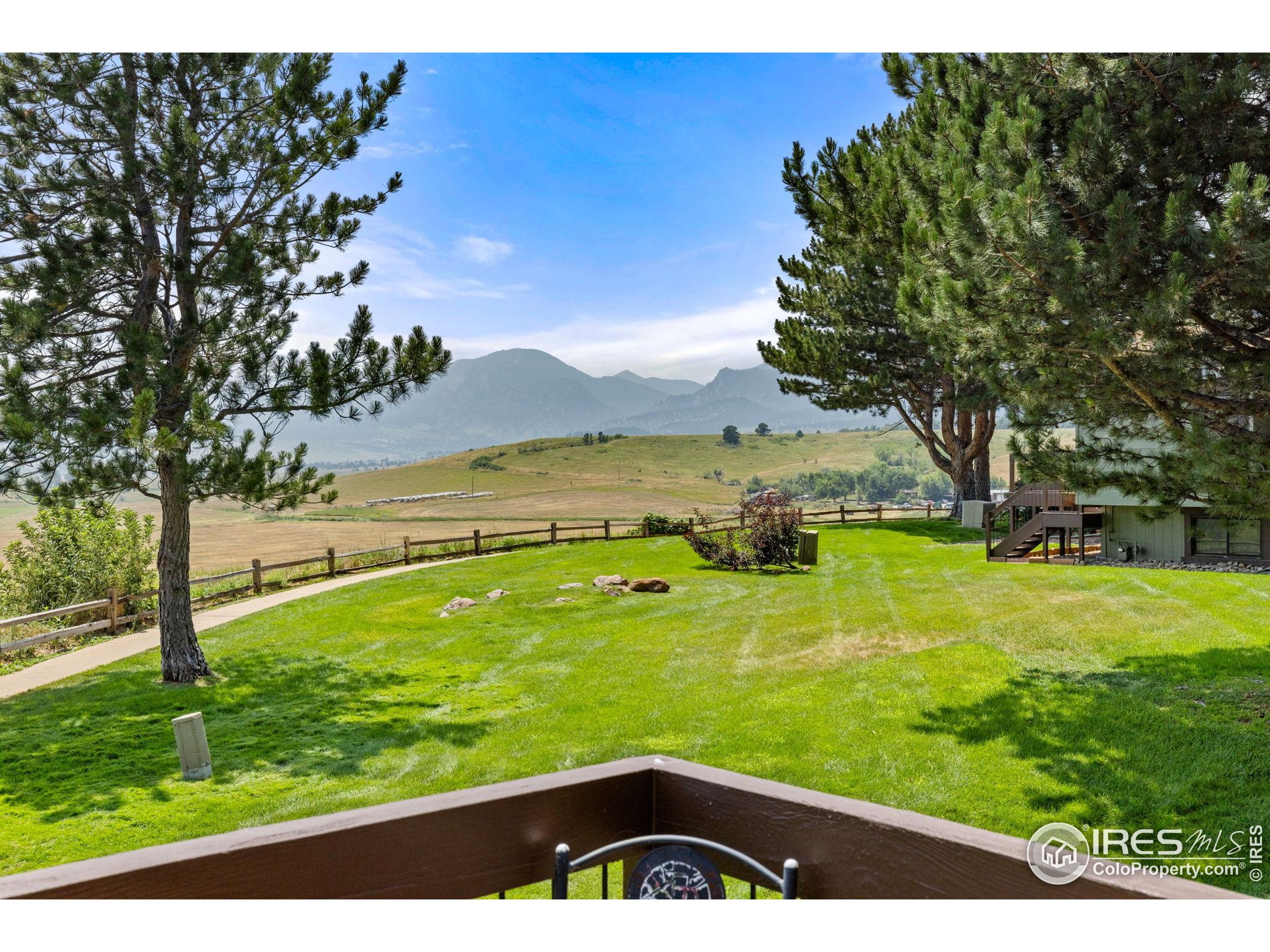 1624 Bradley Ct
