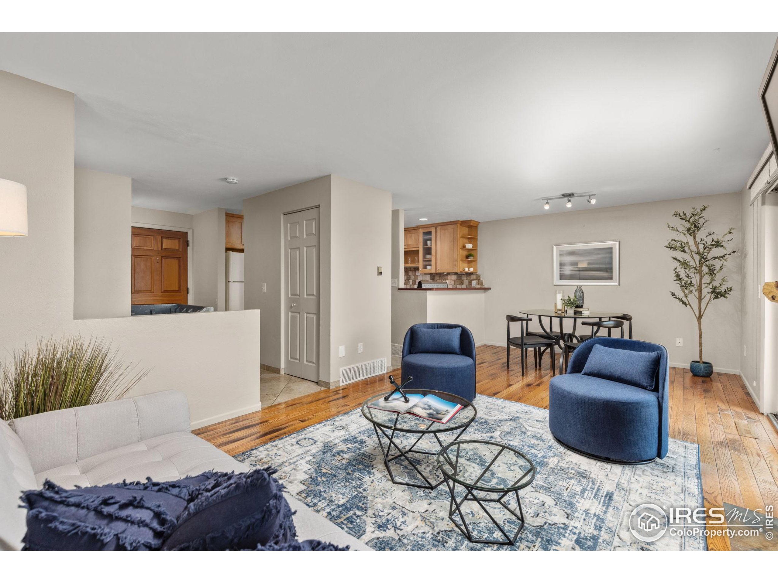 1624 Bradley Ct