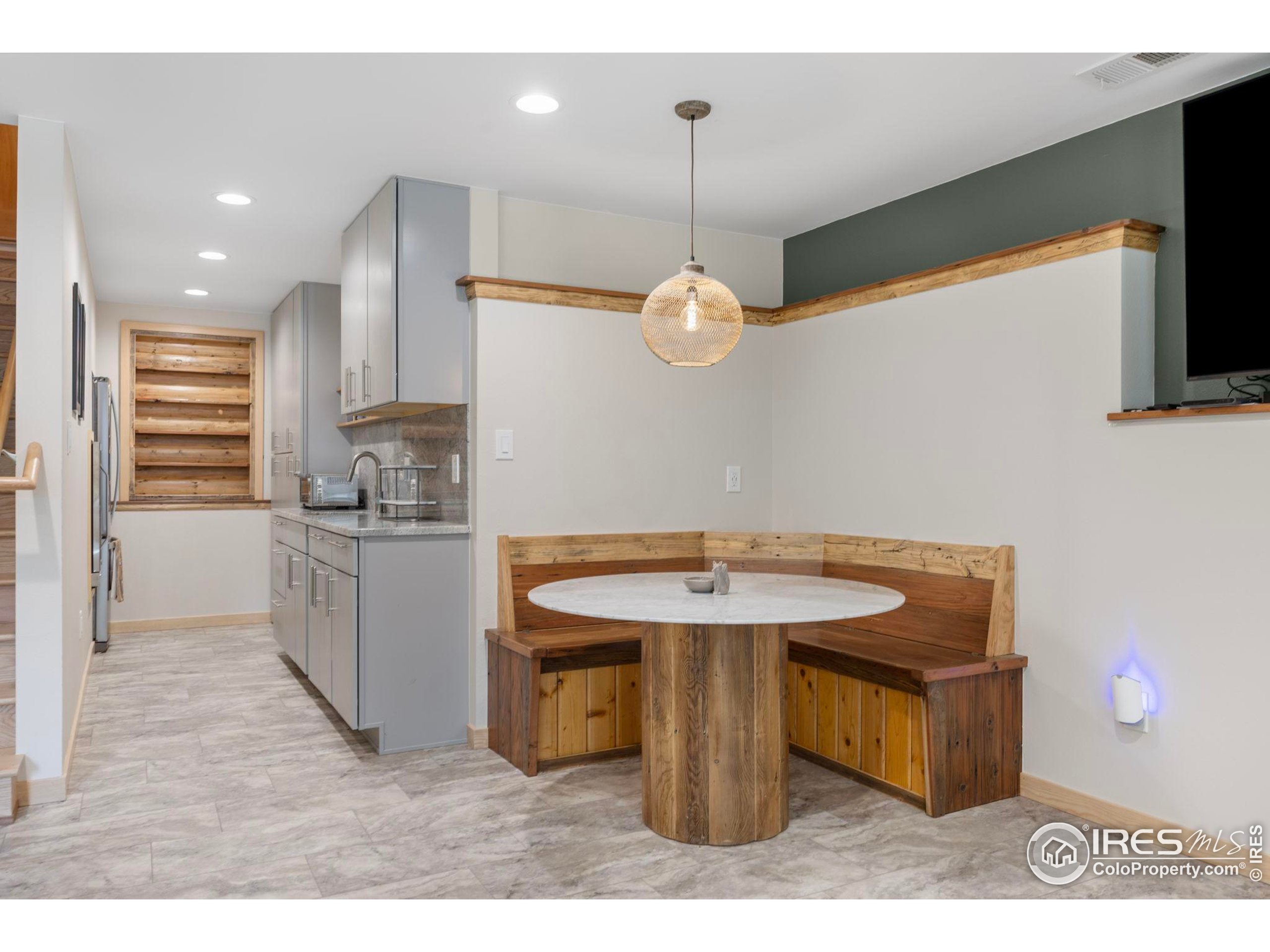 225 Indian Peaks Dr