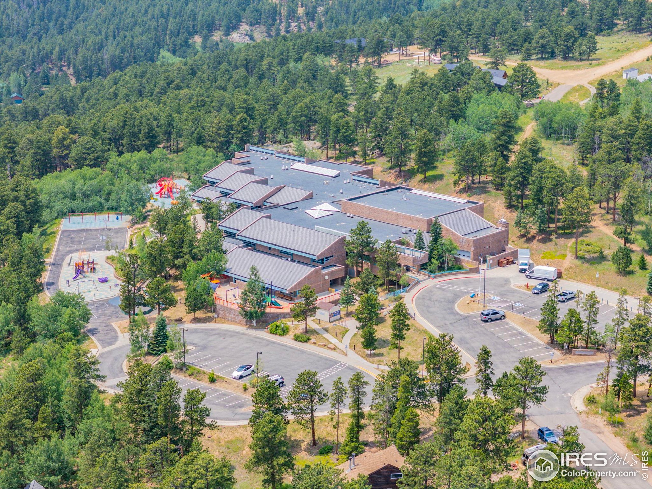 225 Indian Peaks Dr