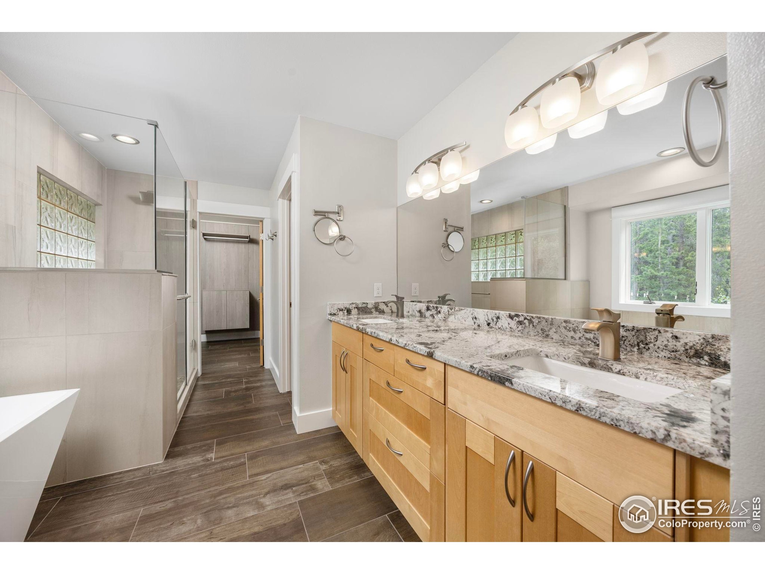 225 Indian Peaks Dr