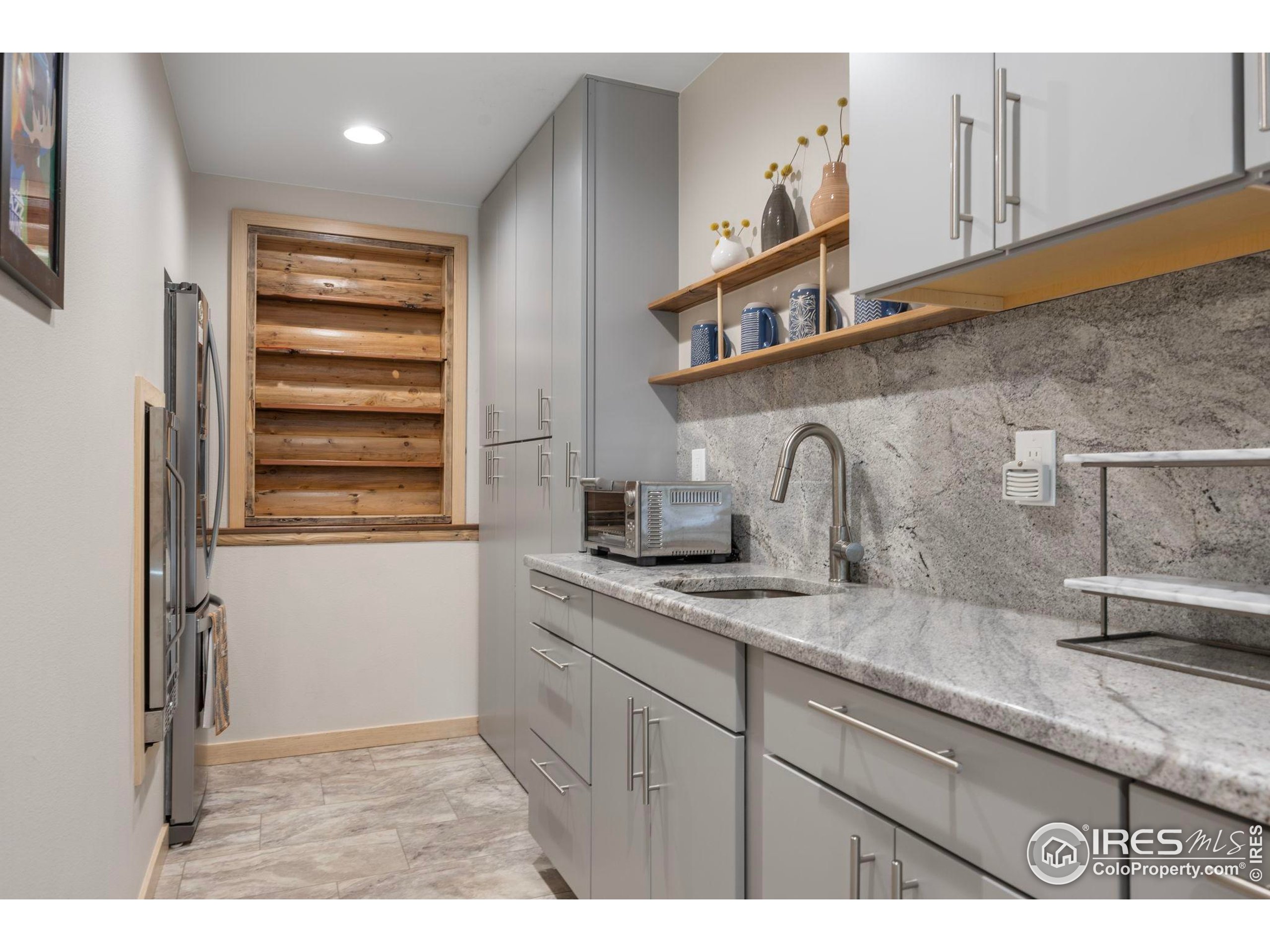 225 Indian Peaks Dr