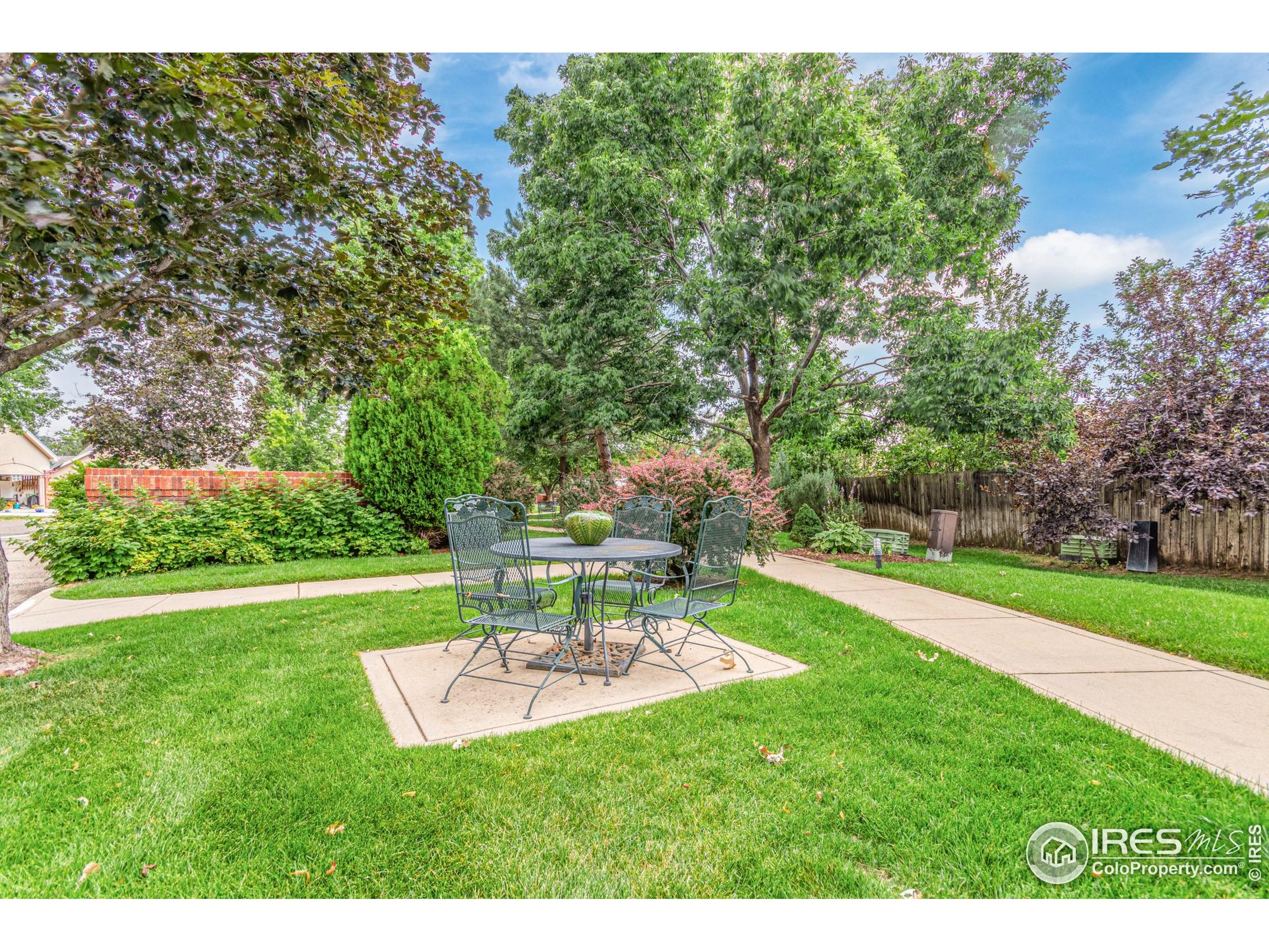 1333 Charles Dr 8