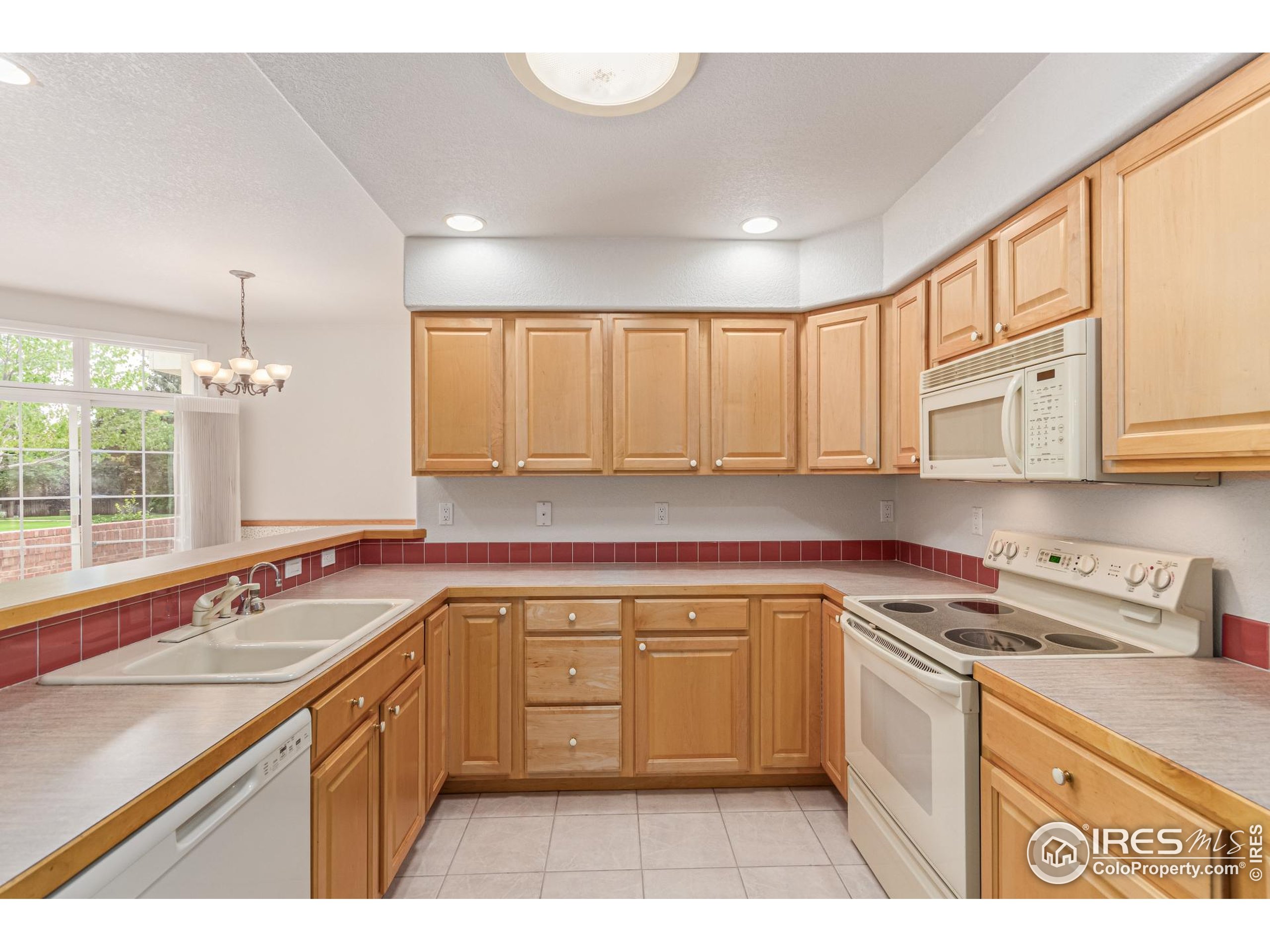 1333 Charles Dr 8