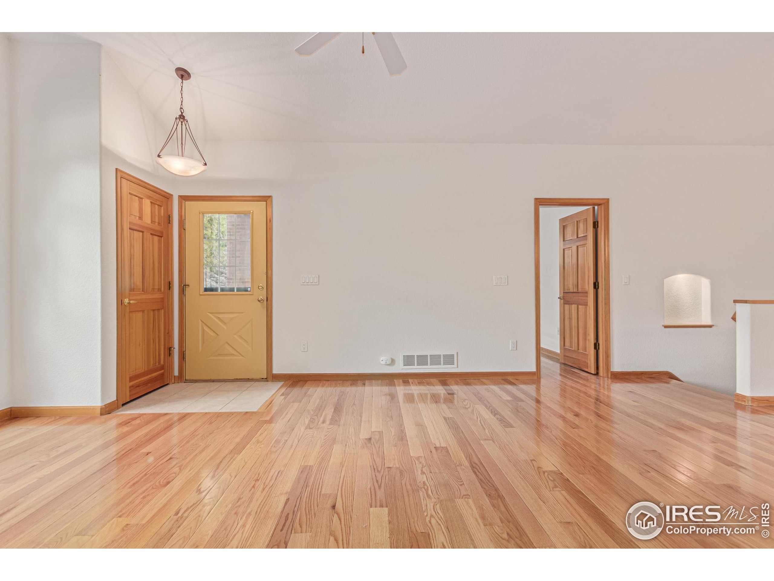 1333 Charles Dr 8