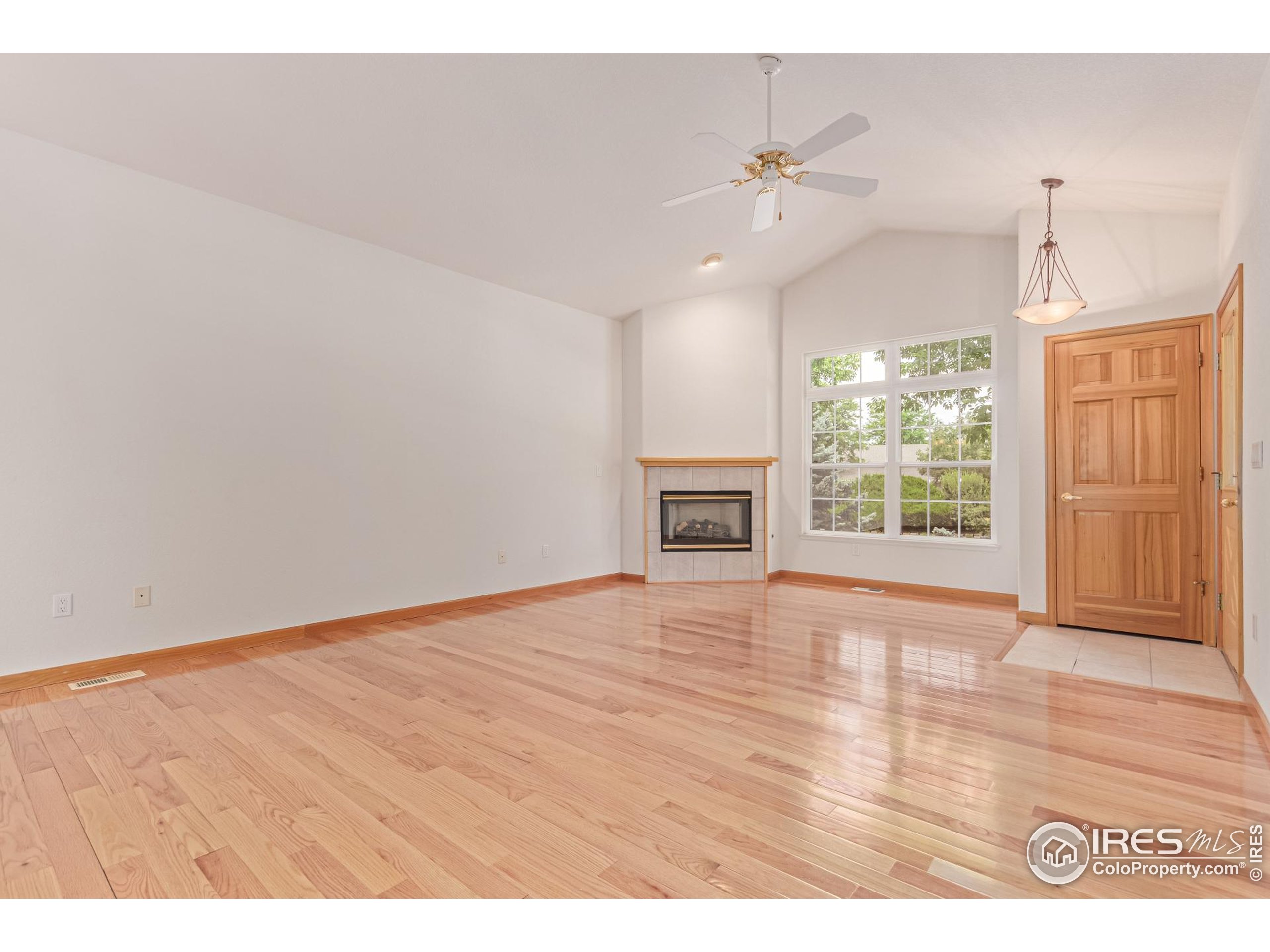 1333 Charles Dr 8