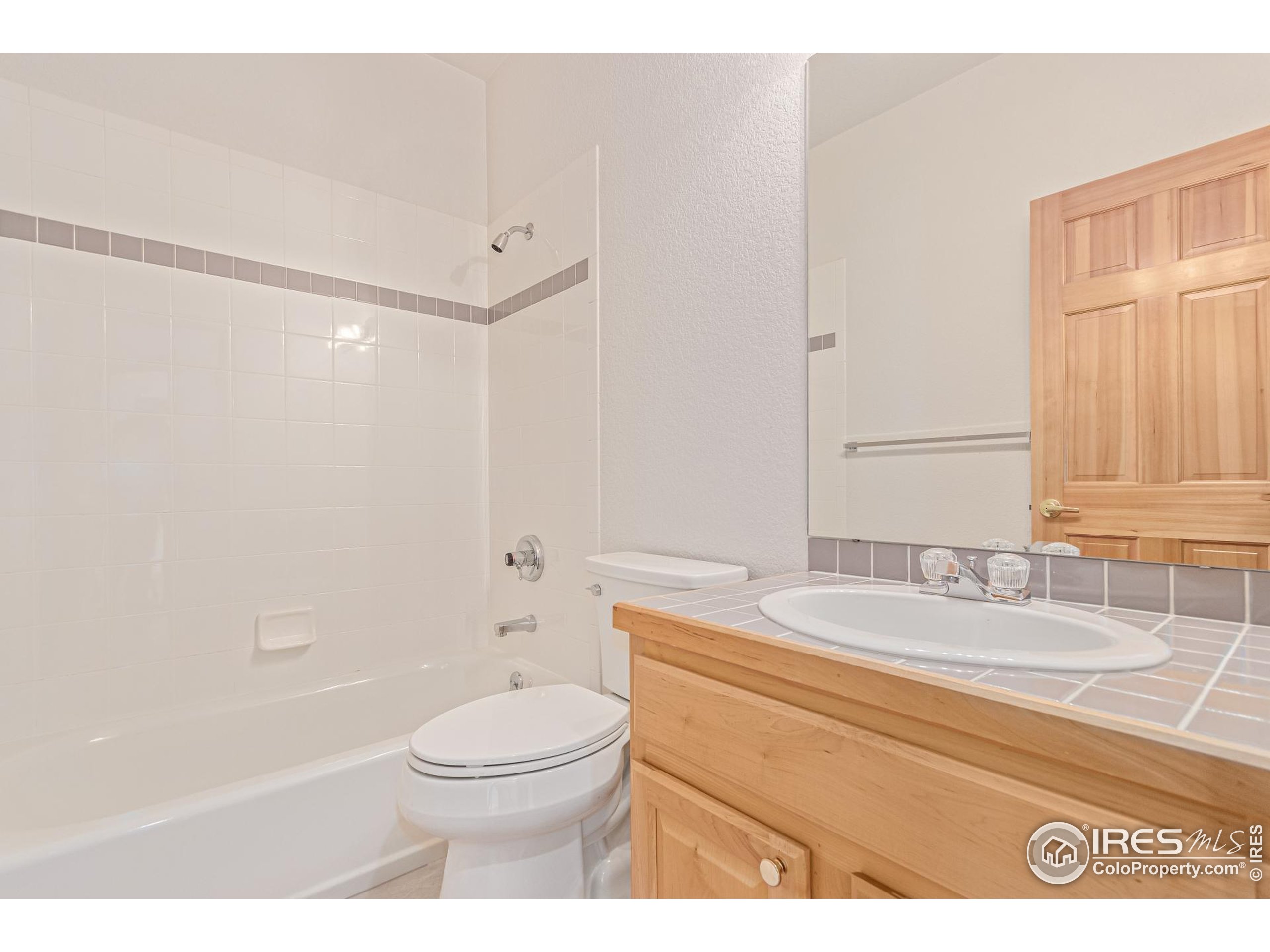 1333 Charles Dr 8