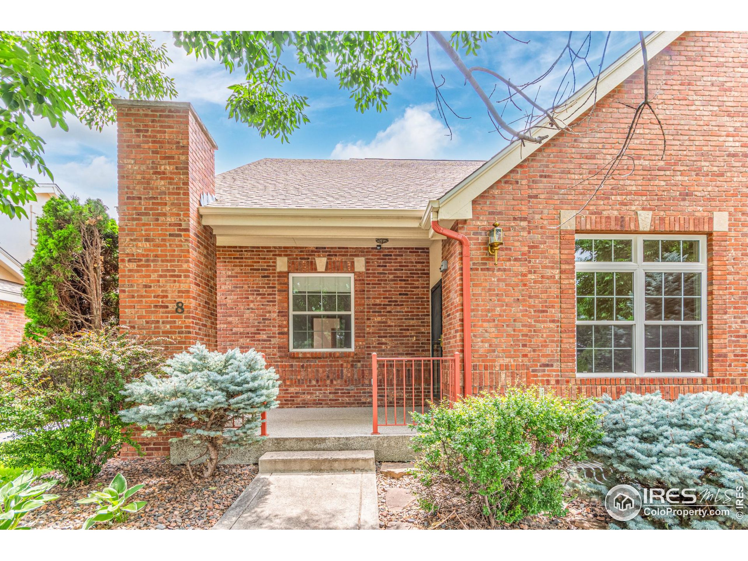 1333 Charles Dr 8