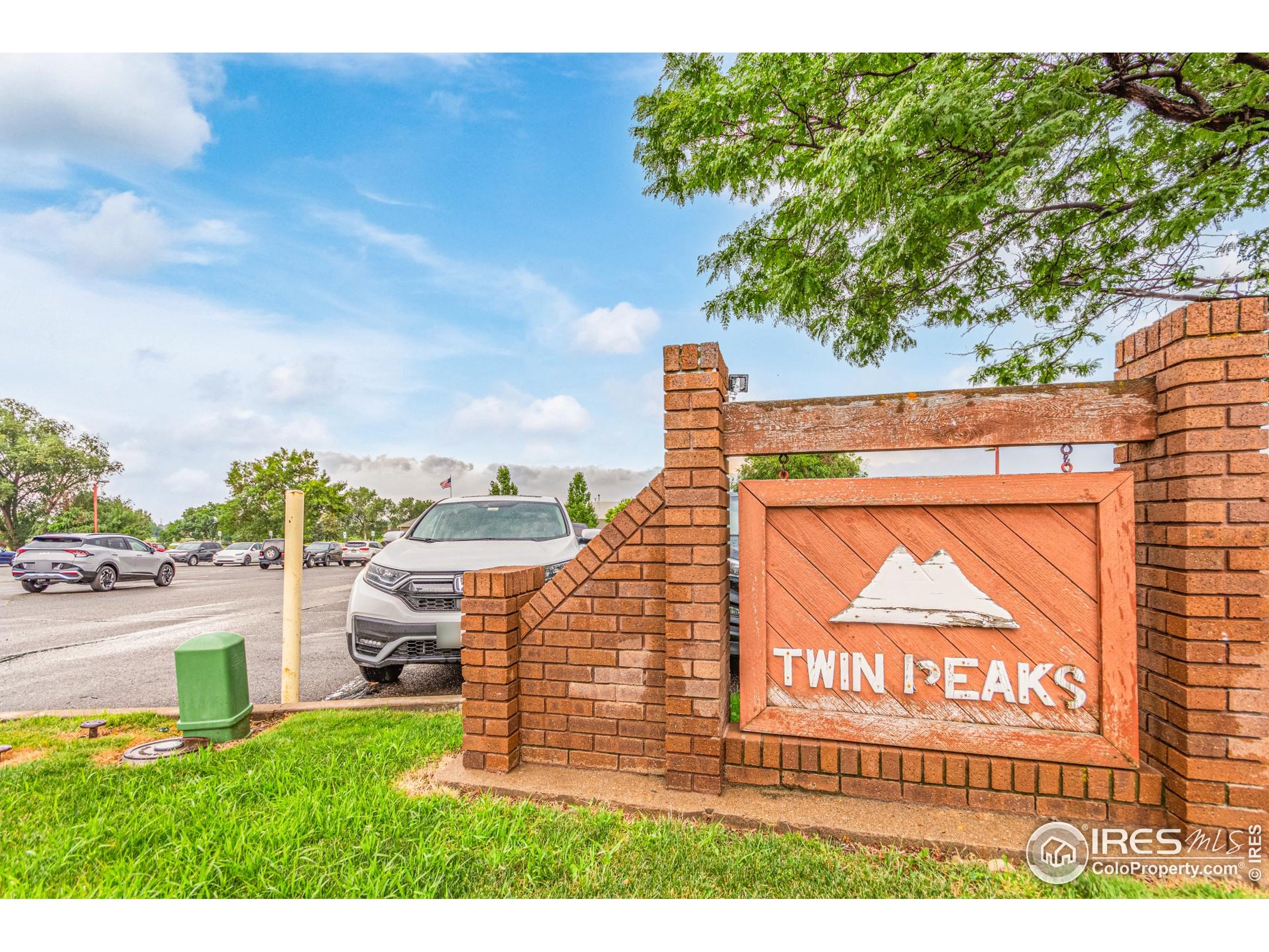 1333 Charles Dr 8