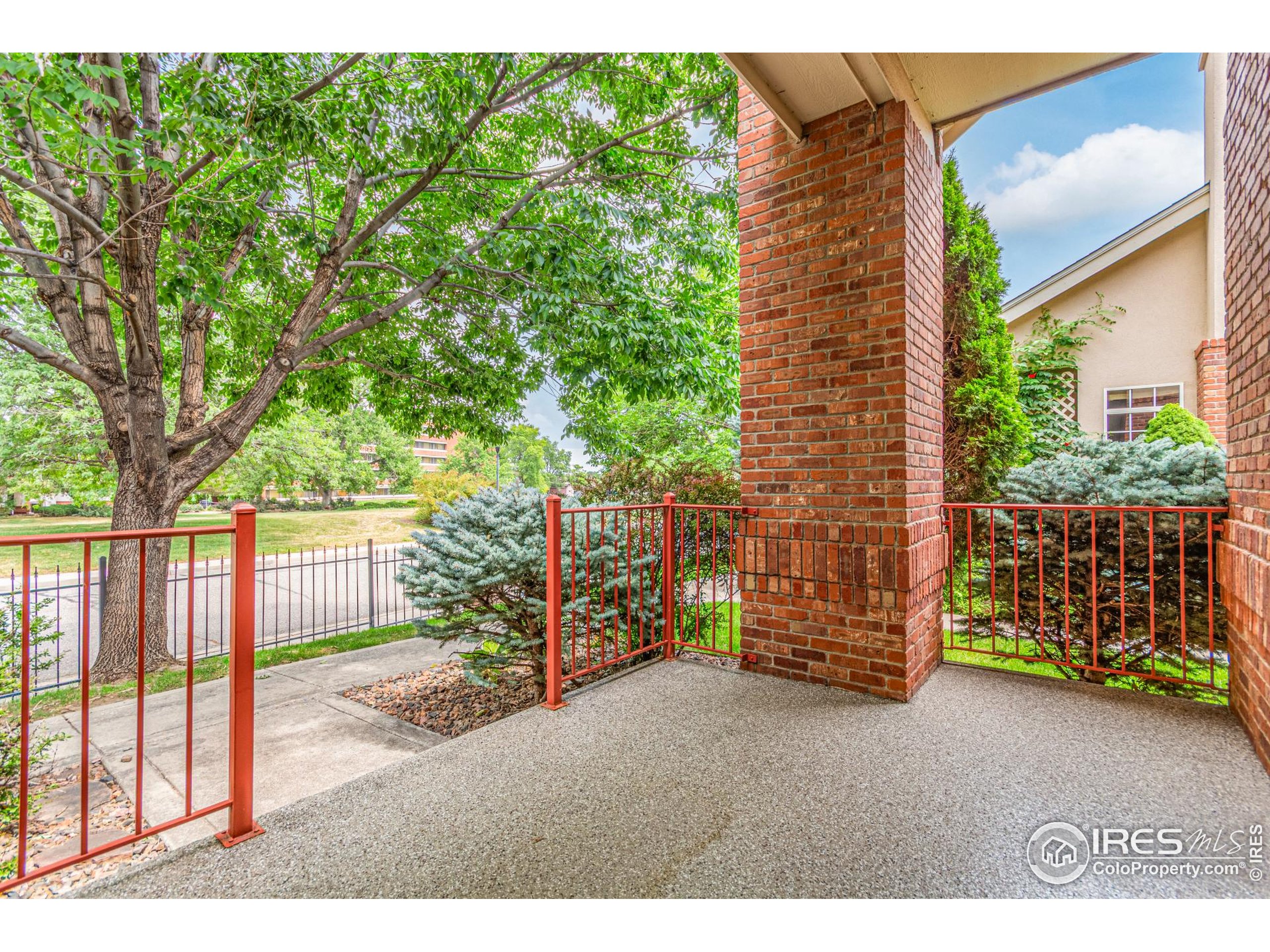 1333 Charles Dr 8