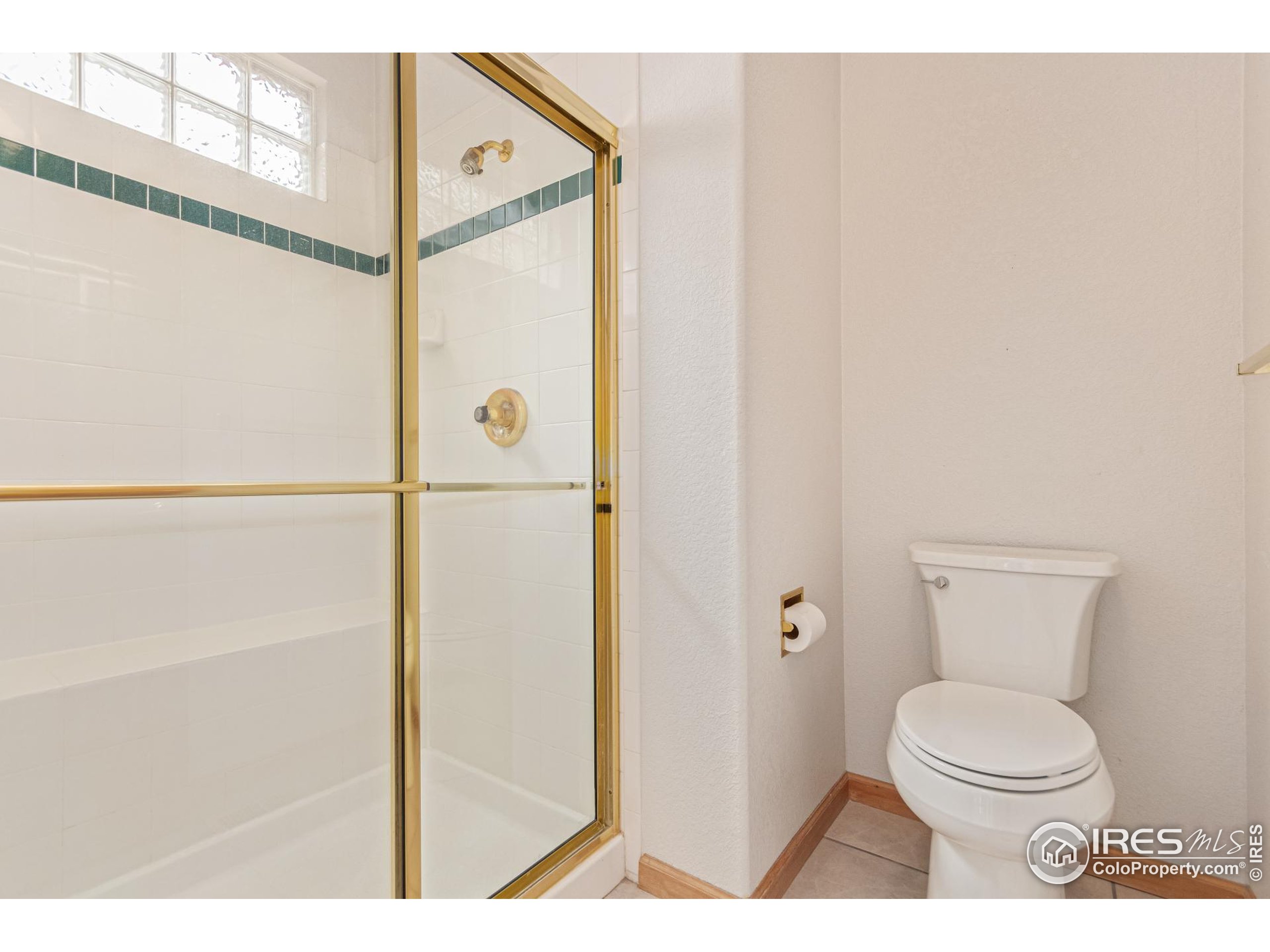 1333 Charles Dr 8