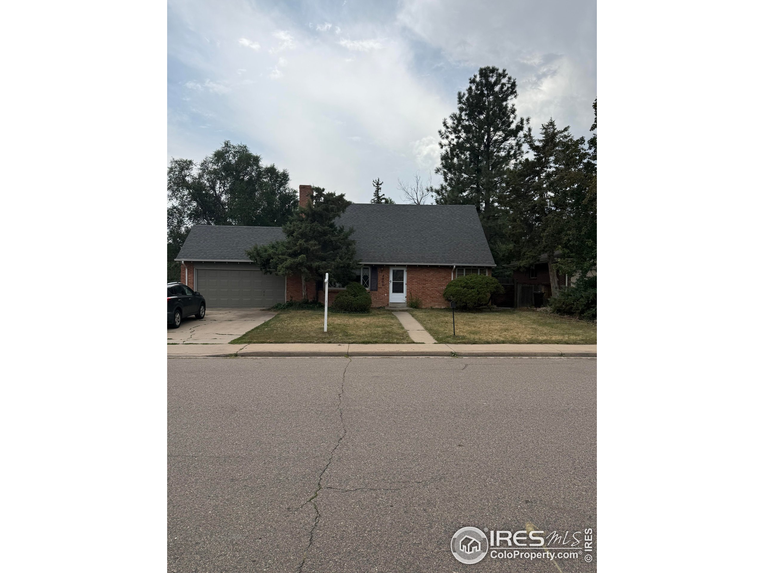 4900 Sioux Dr