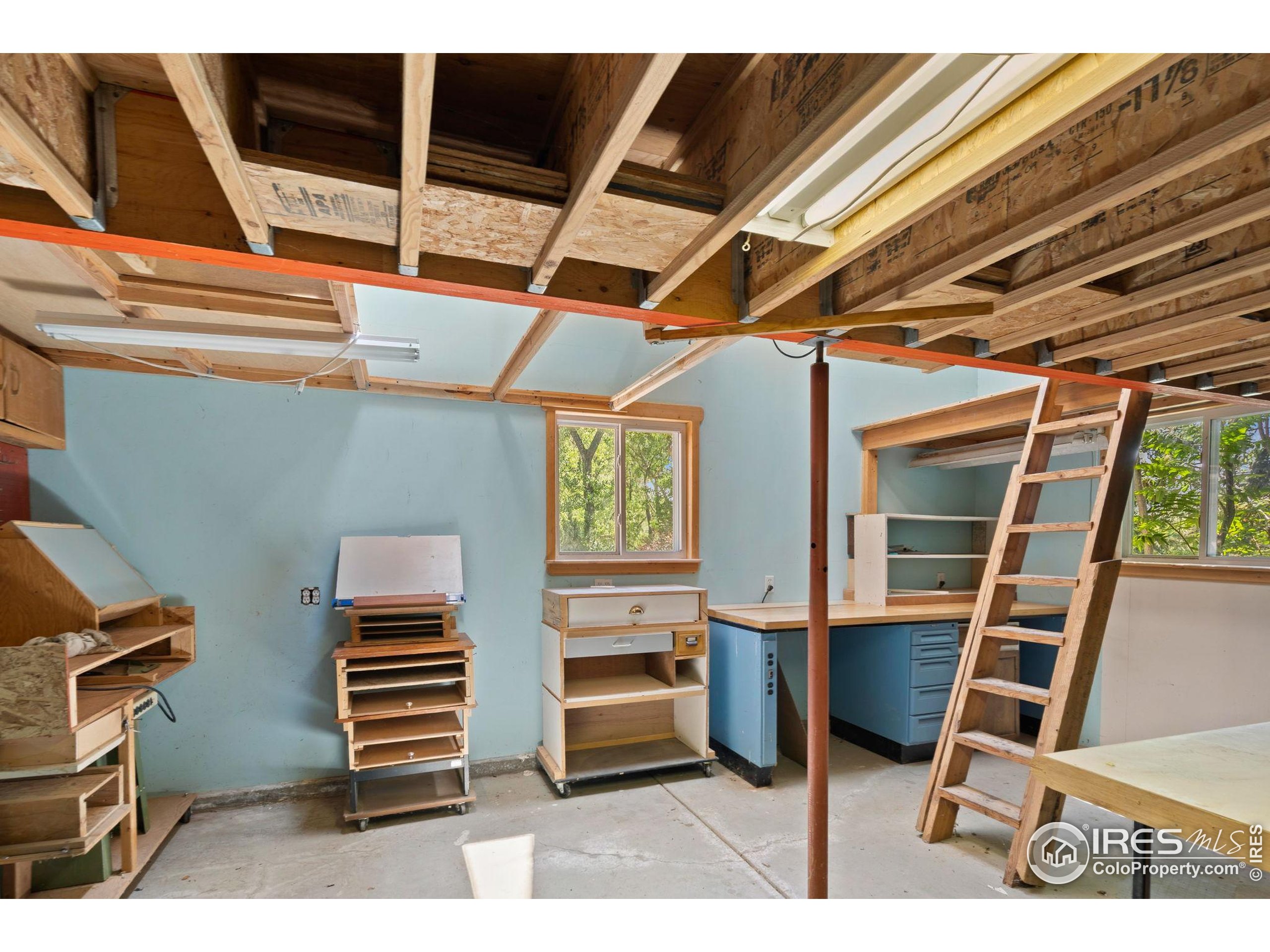 105 Granada Ct