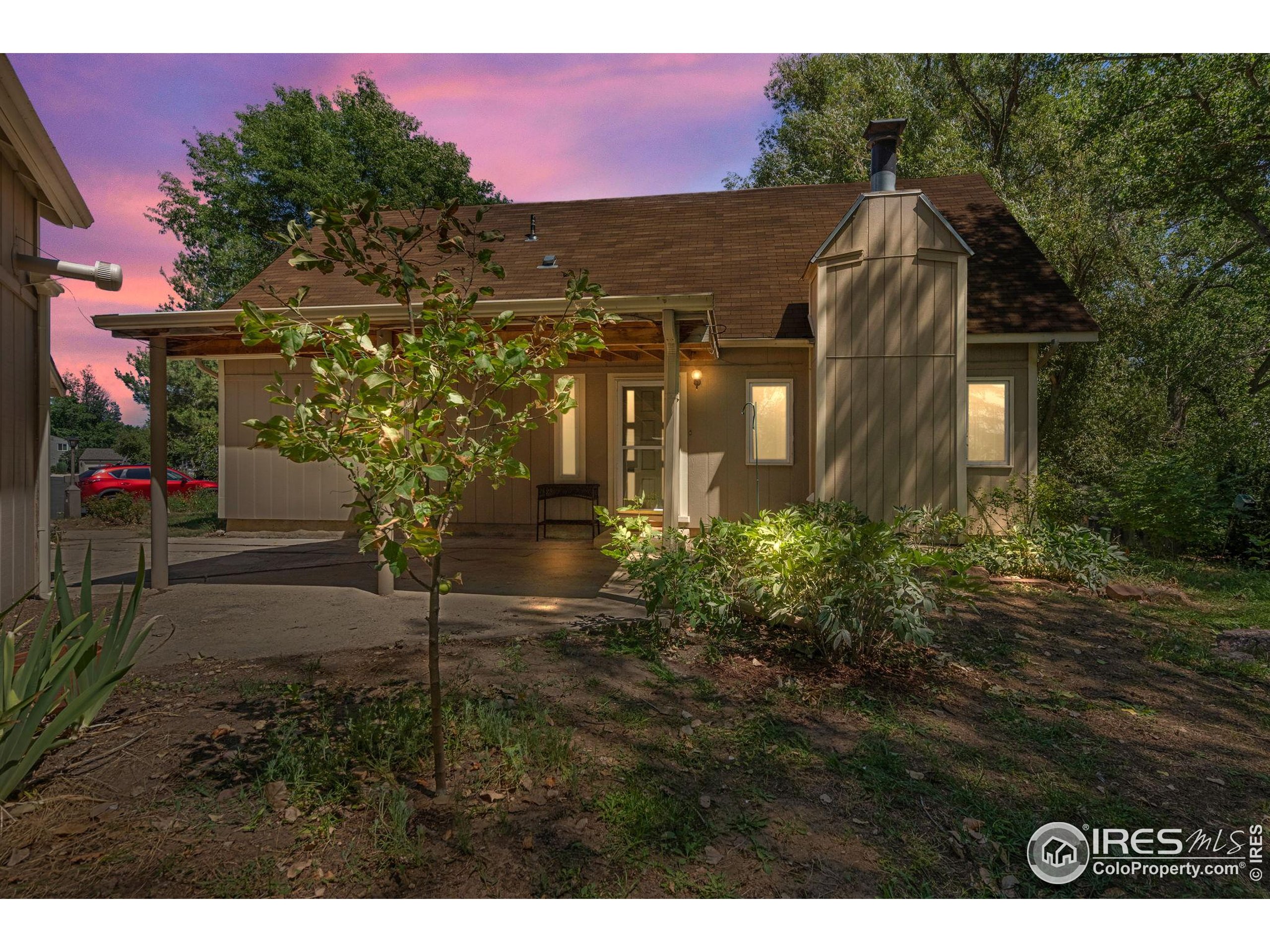 105 Granada Ct