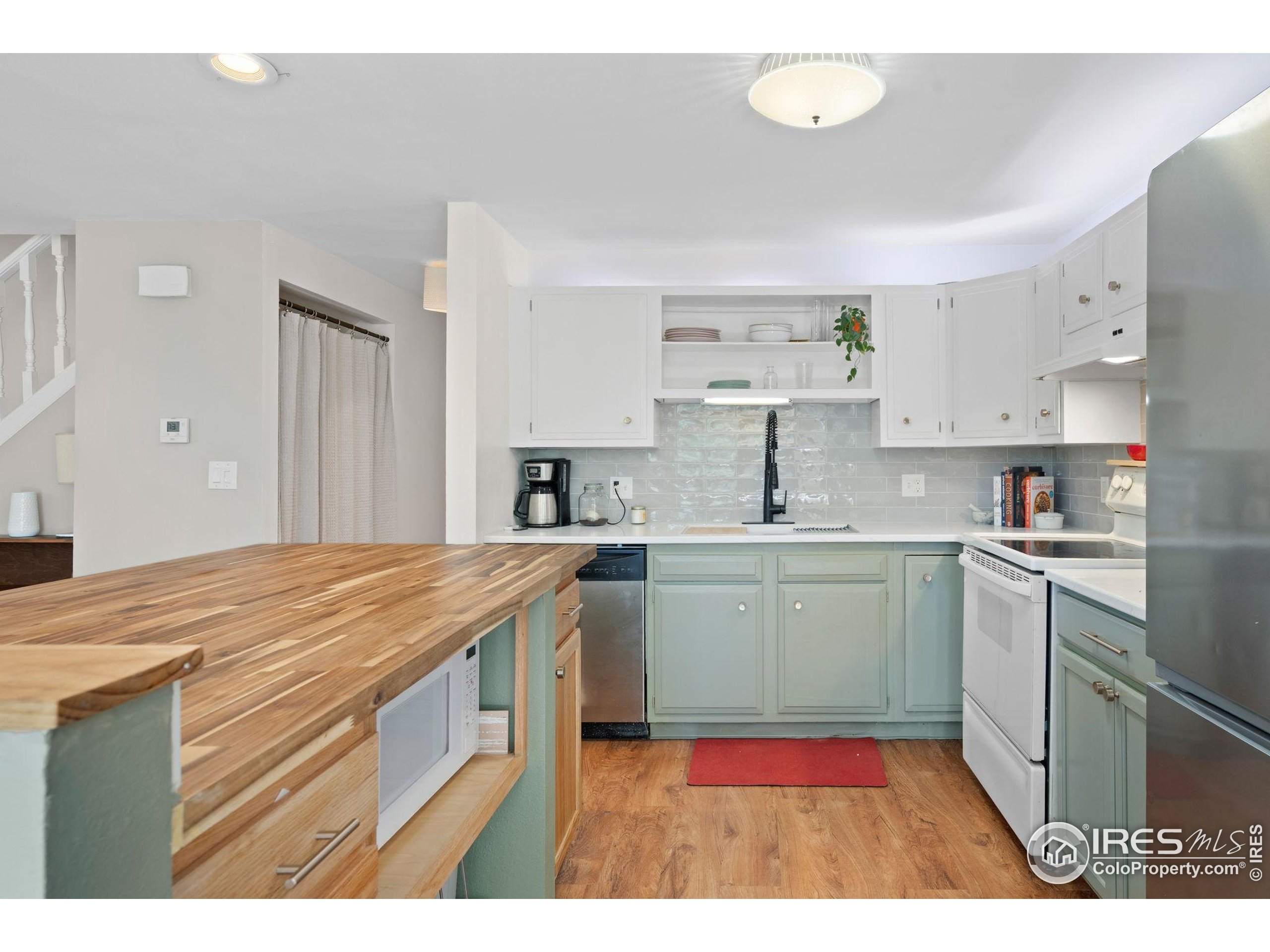 105 Granada Ct