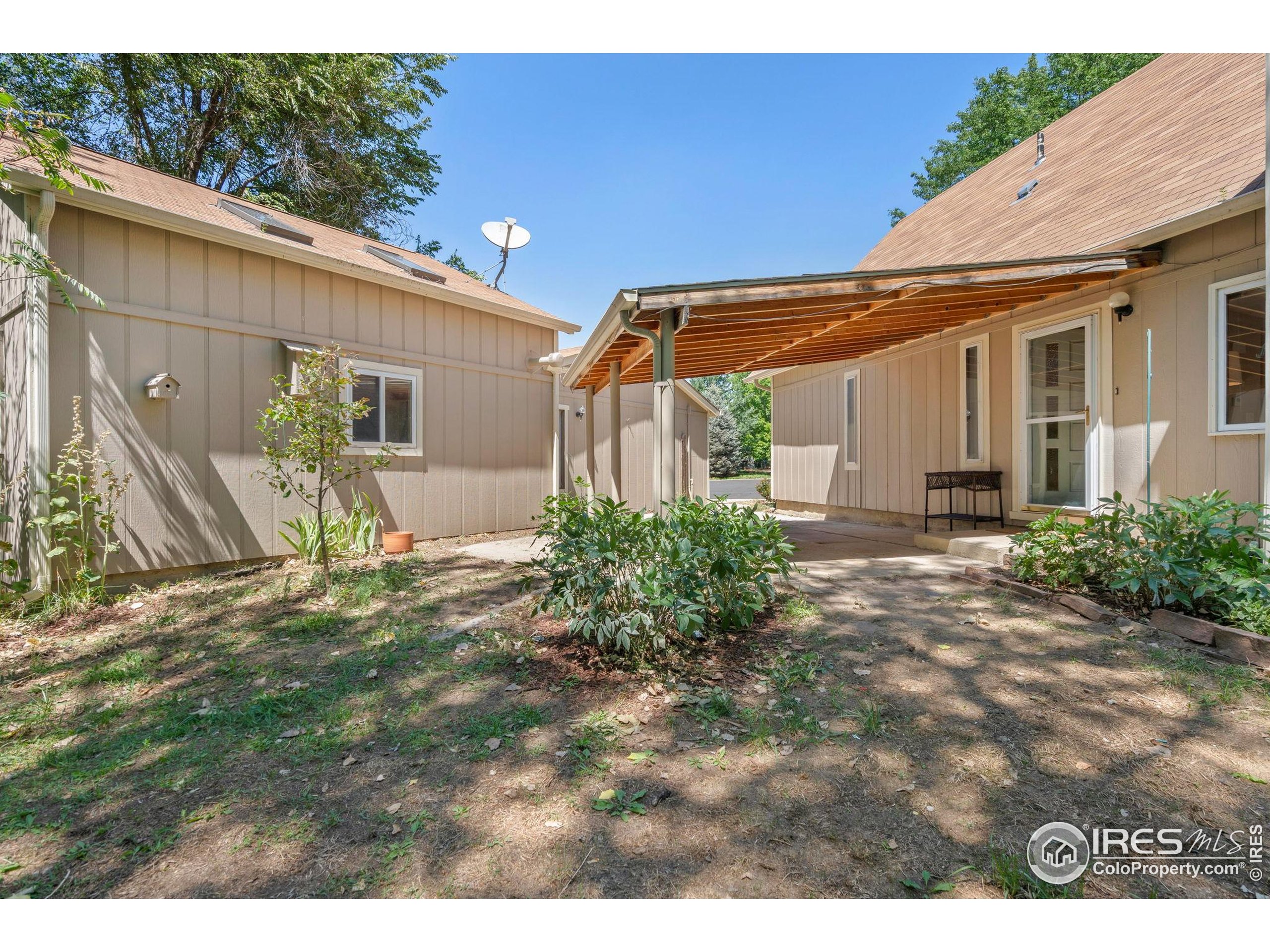 105 Granada Ct