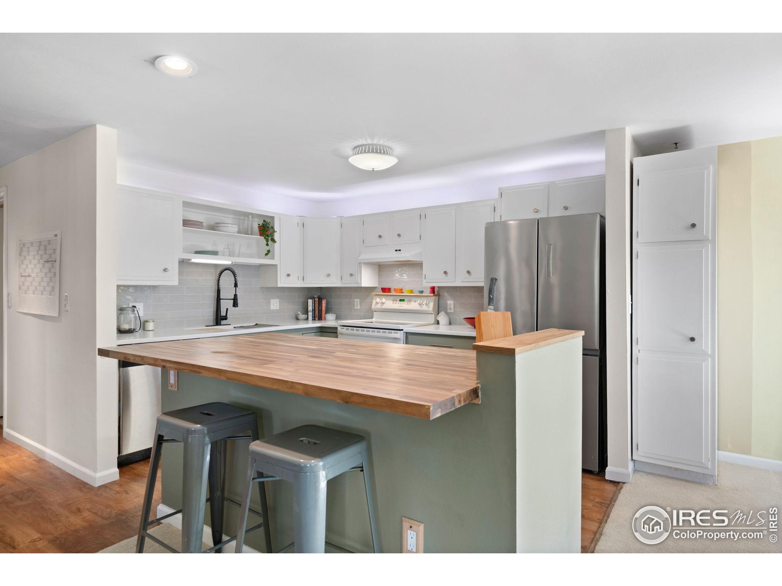 105 Granada Ct