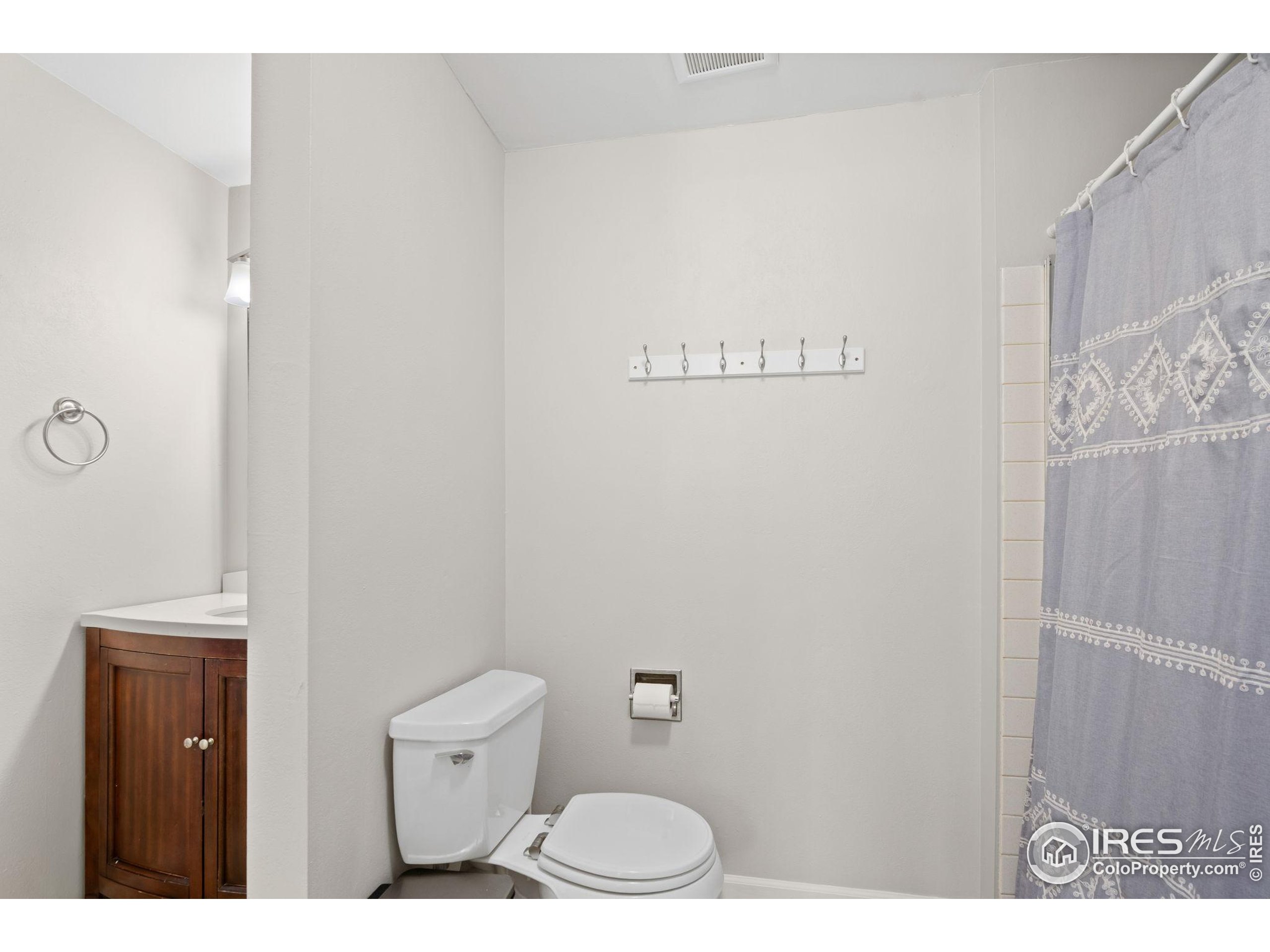105 Granada Ct