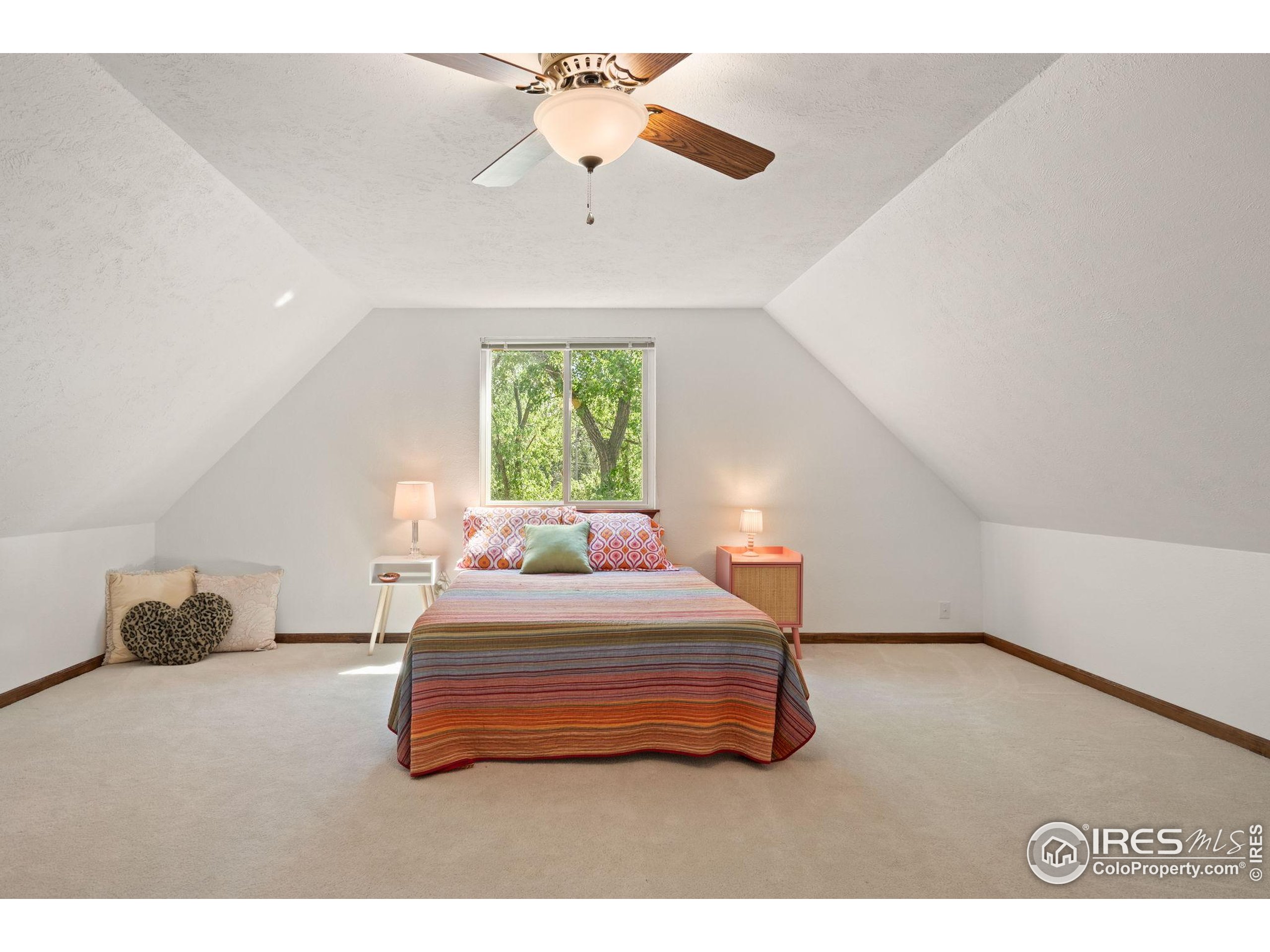 105 Granada Ct