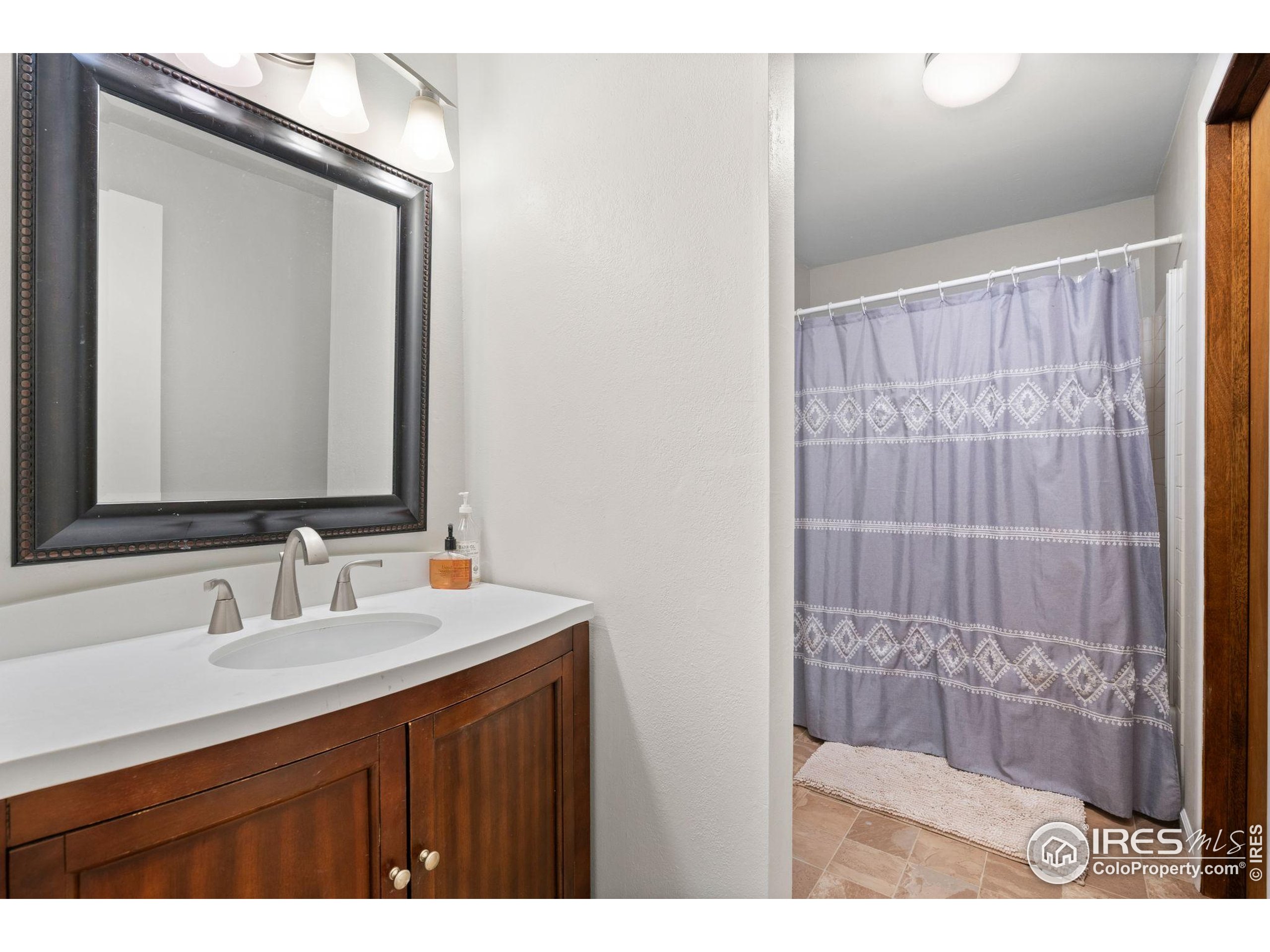 105 Granada Ct