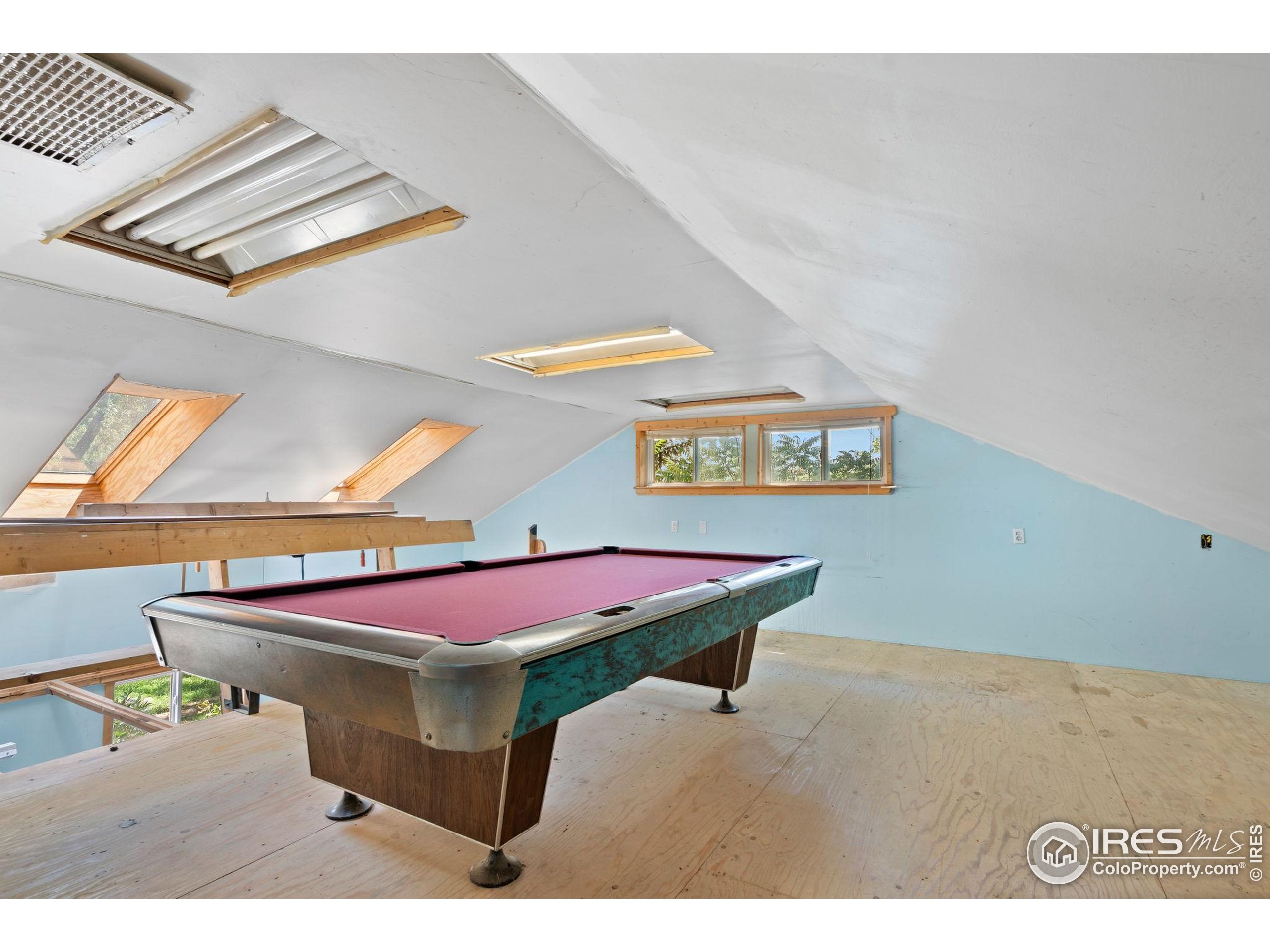 105 Granada Ct