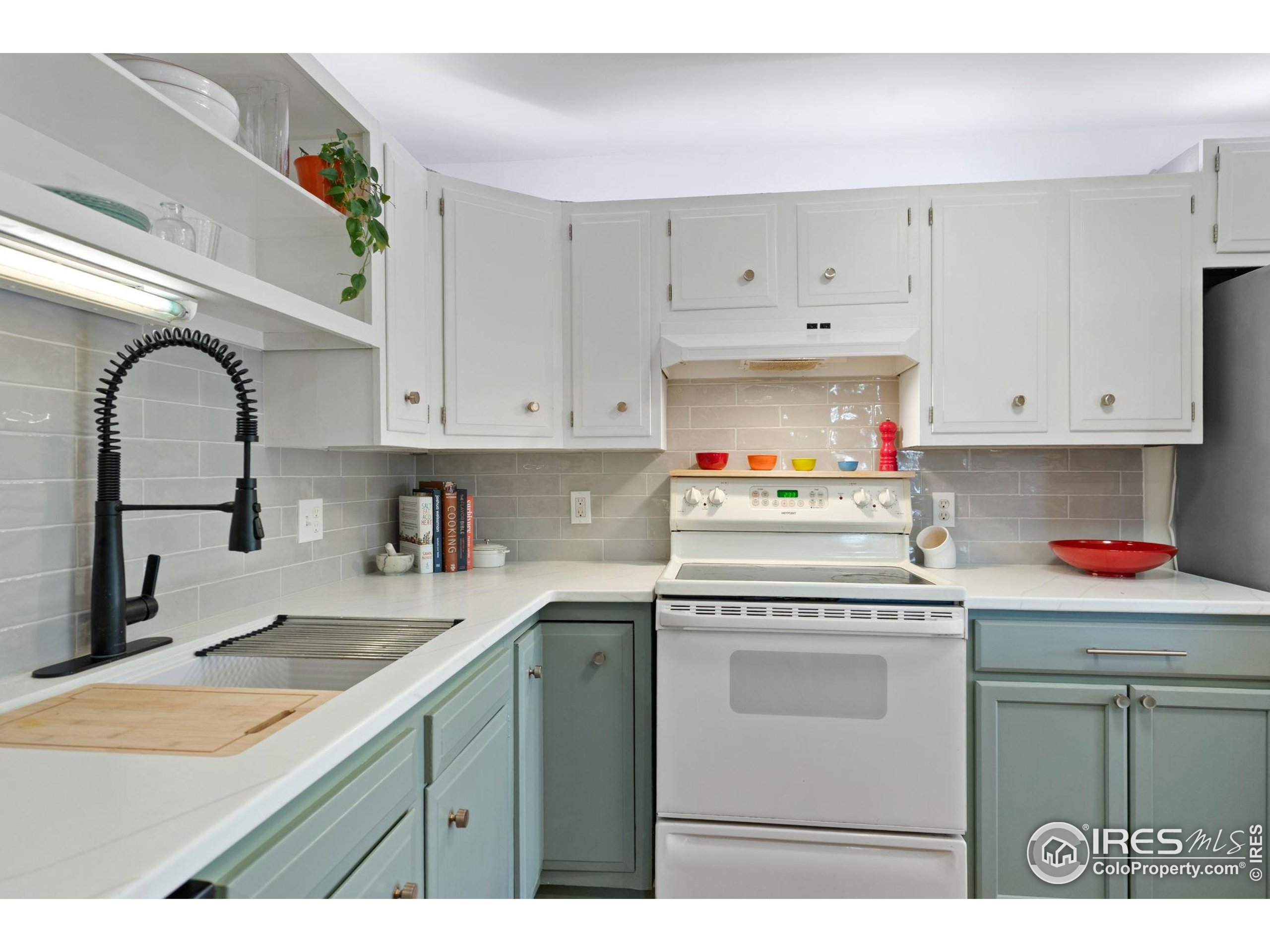 105 Granada Ct