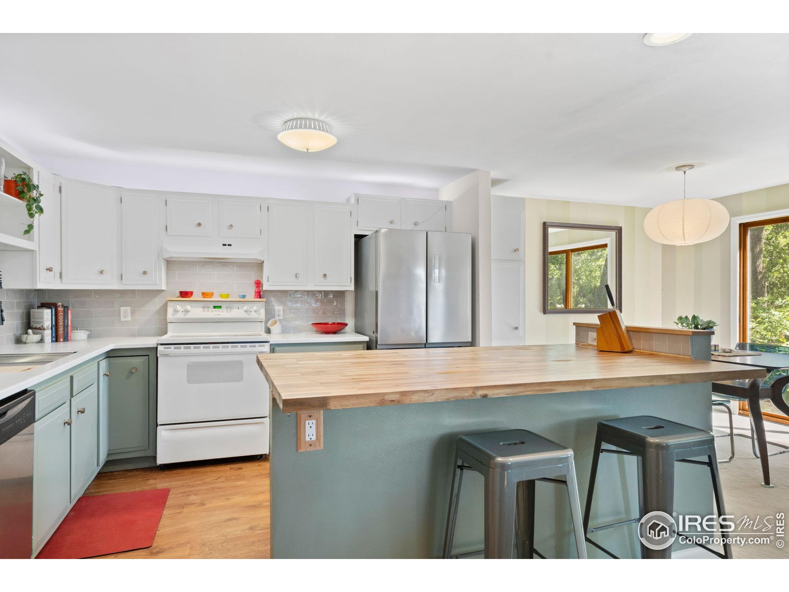 105 Granada Ct