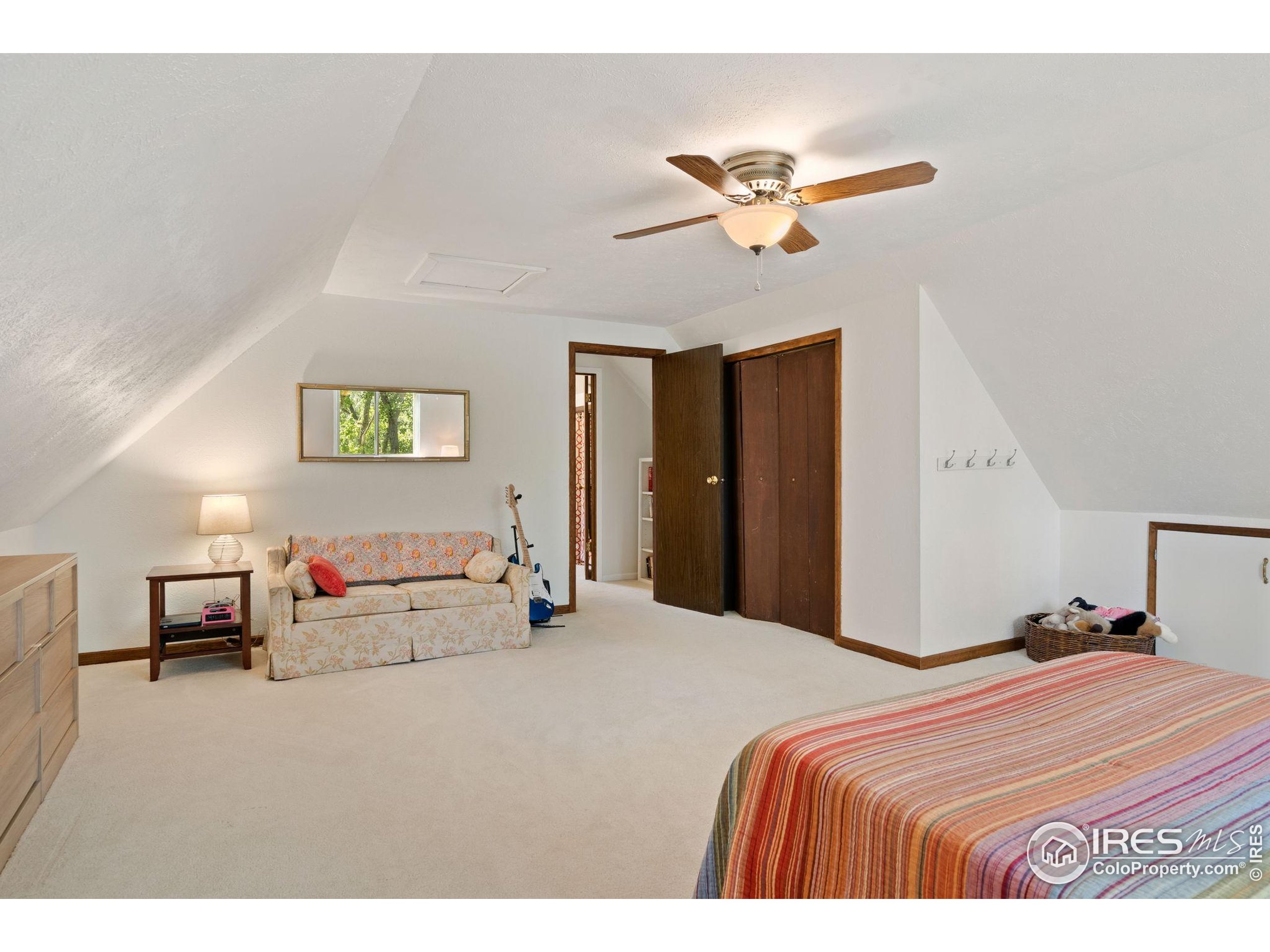 105 Granada Ct
