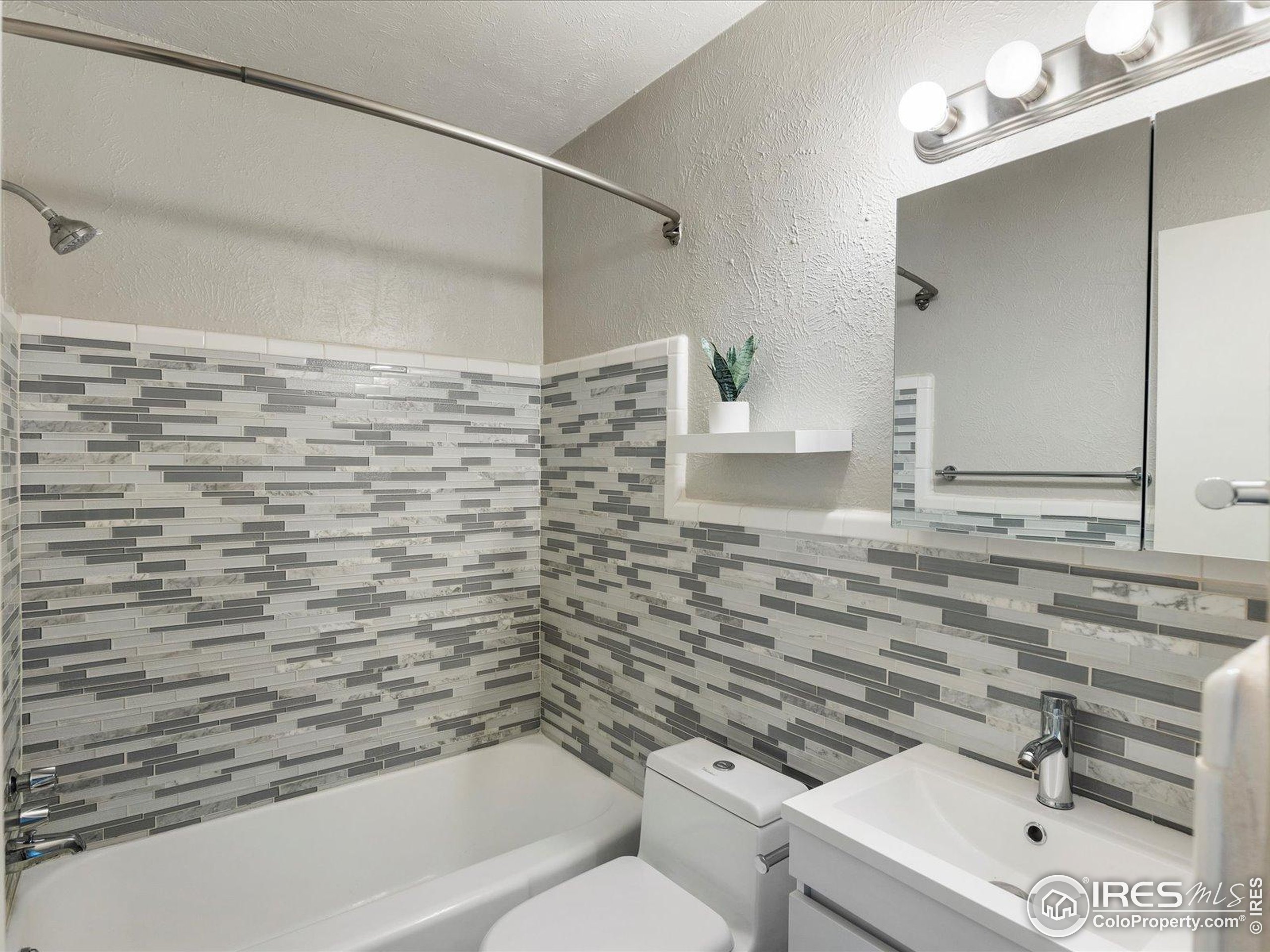 1130 N Pennsylvania St 306