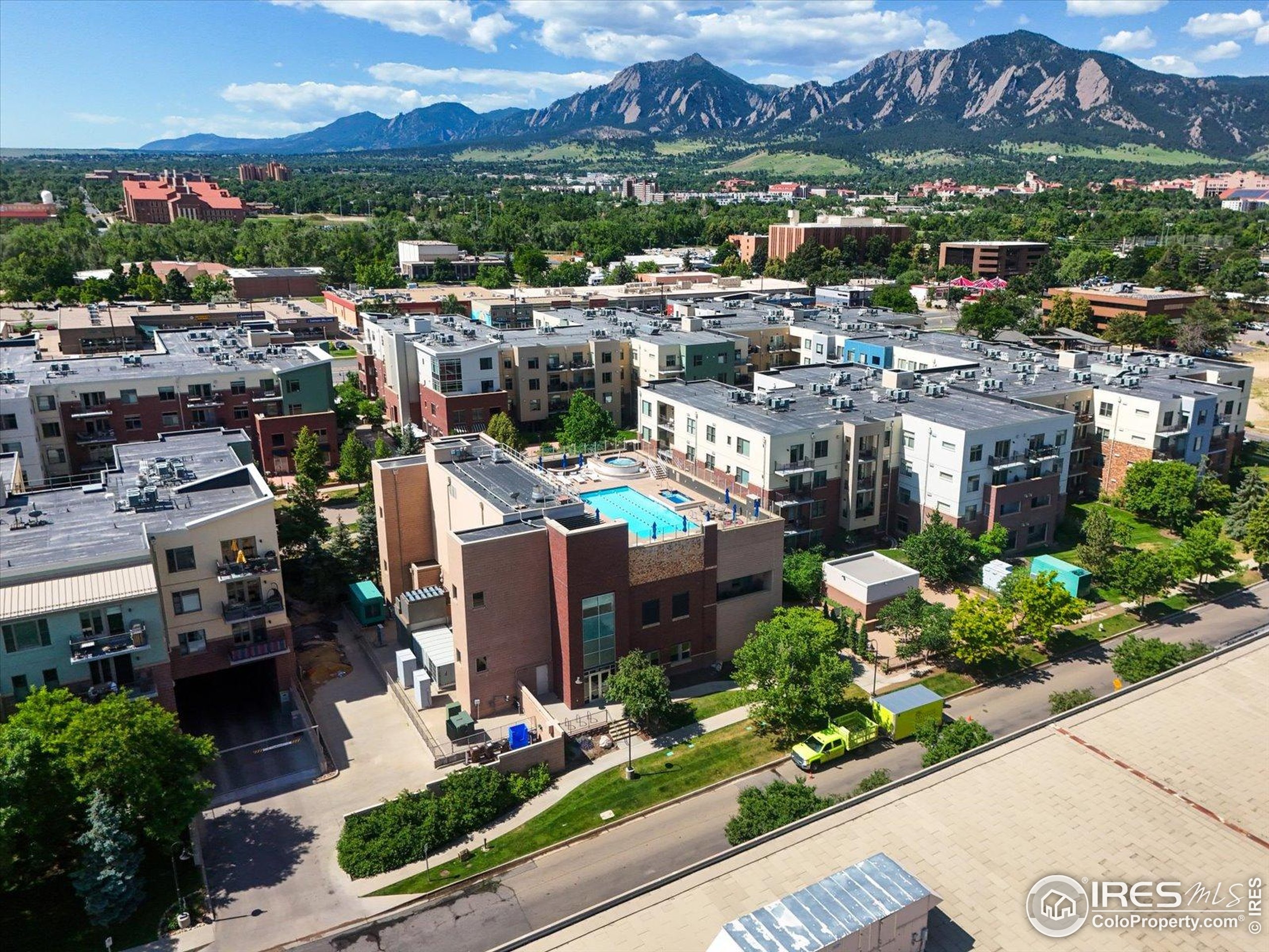 3301 Arapahoe Ave #415