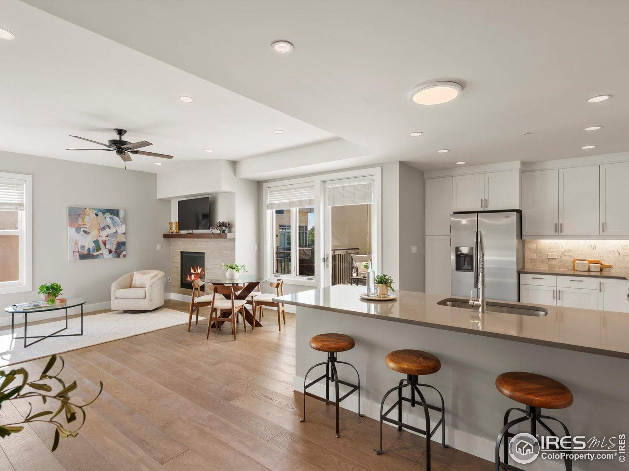 3301 Arapahoe Ave #415