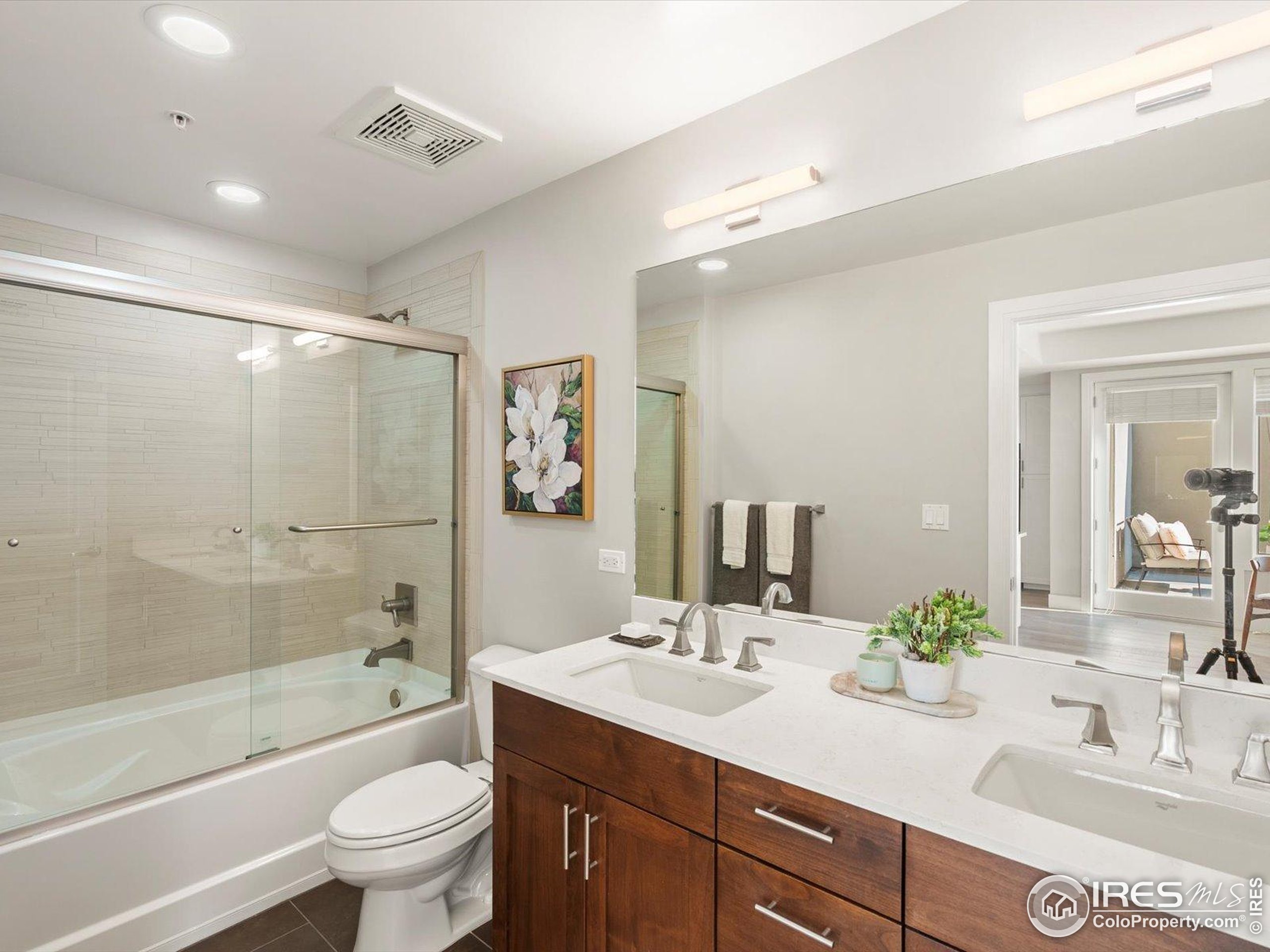 3301 Arapahoe Ave #415