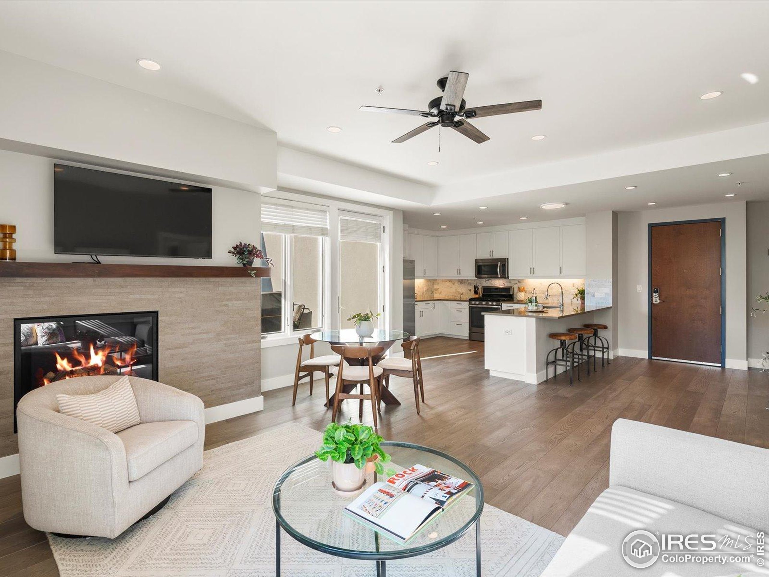 3301 Arapahoe Ave #415