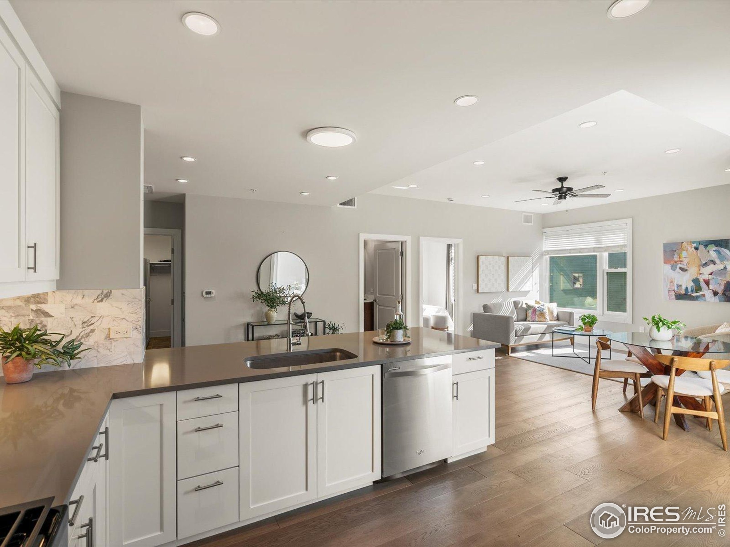 3301 Arapahoe Ave #415