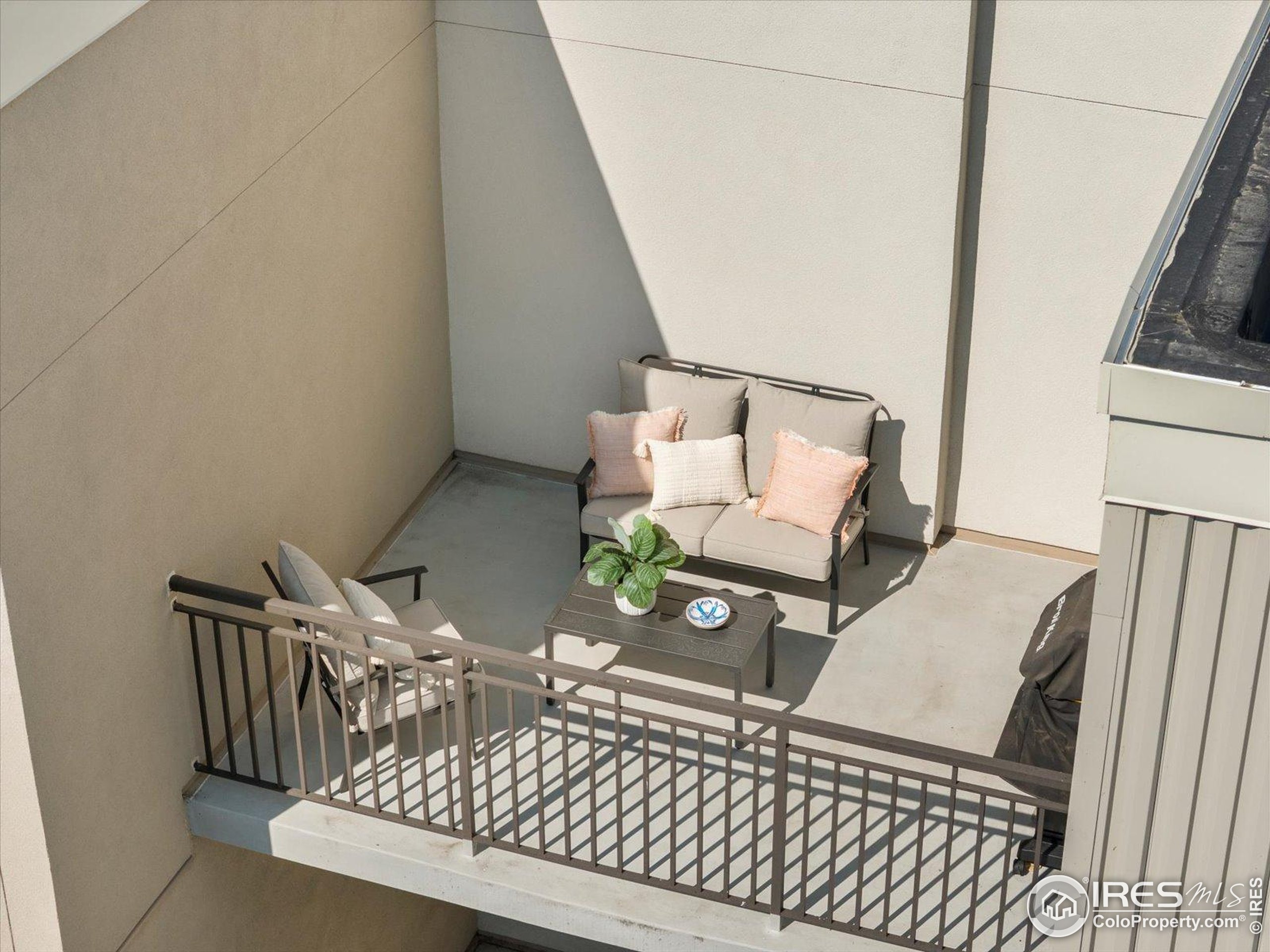 3301 Arapahoe Ave #415