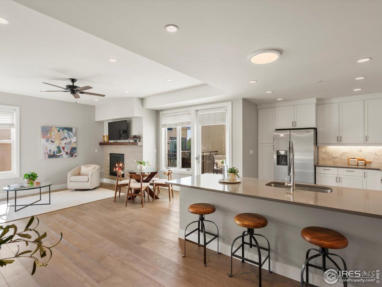 3301 Arapahoe Ave #415