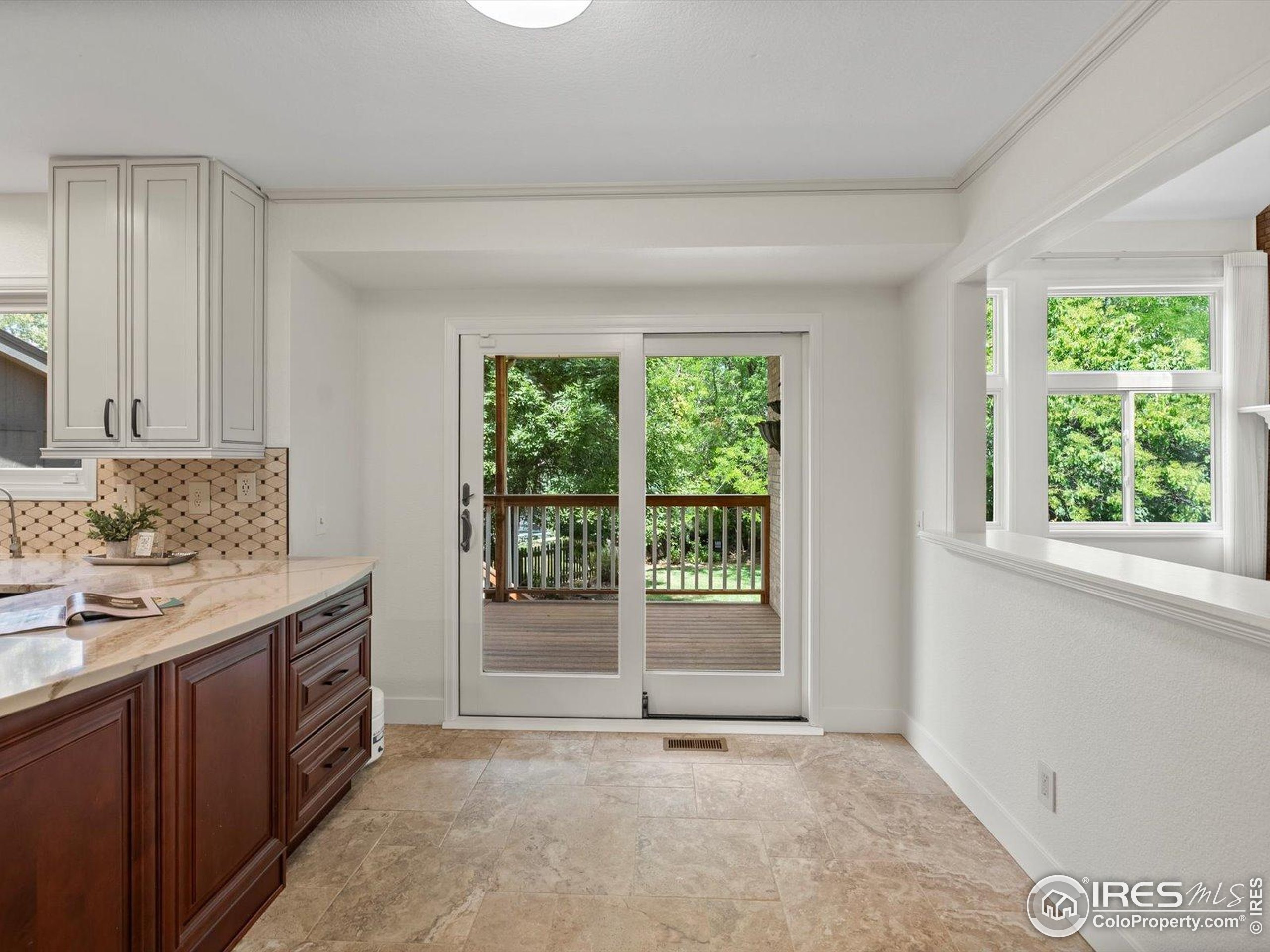 6221 Songbird Cir