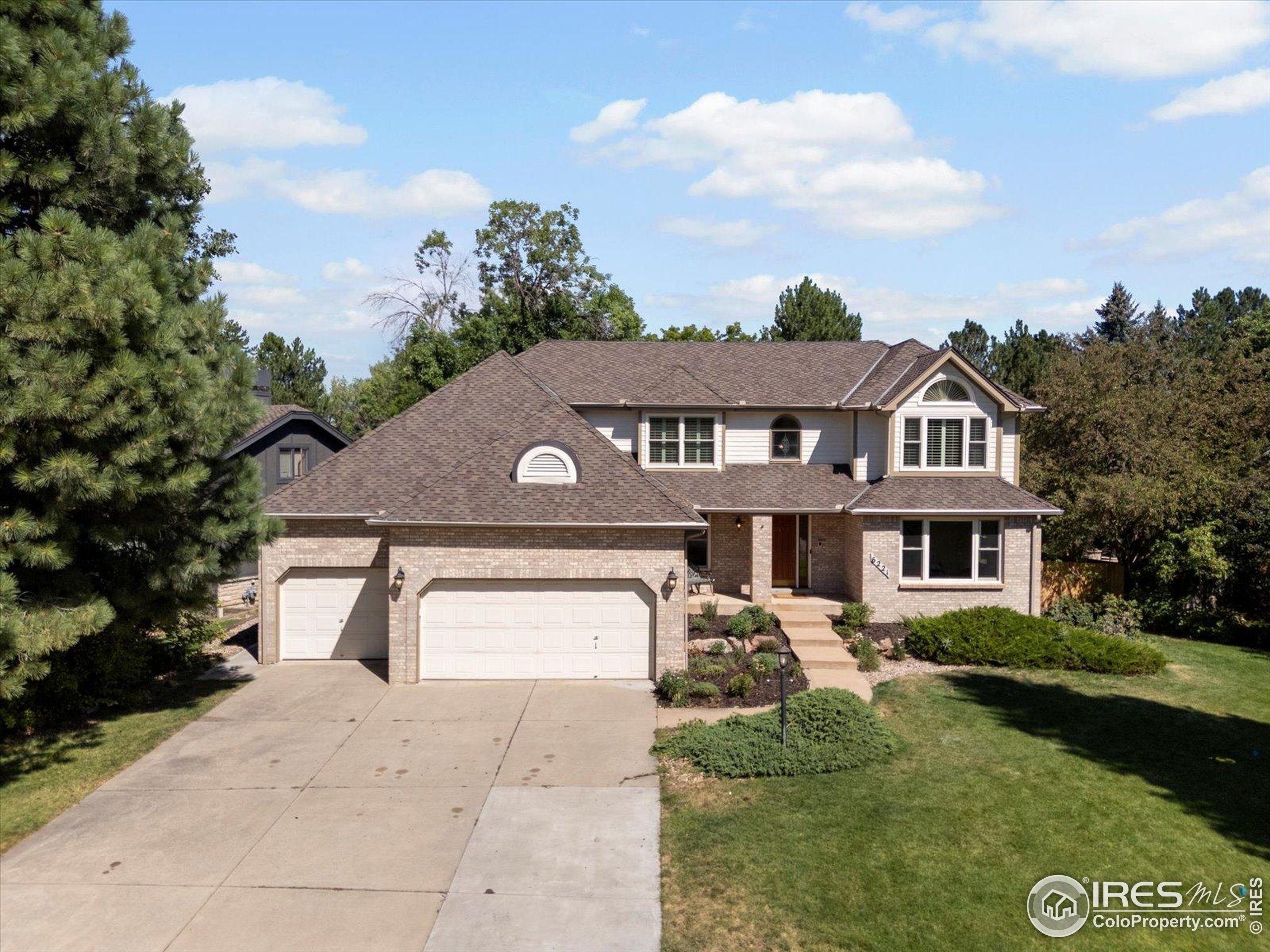 6221 Songbird Cir