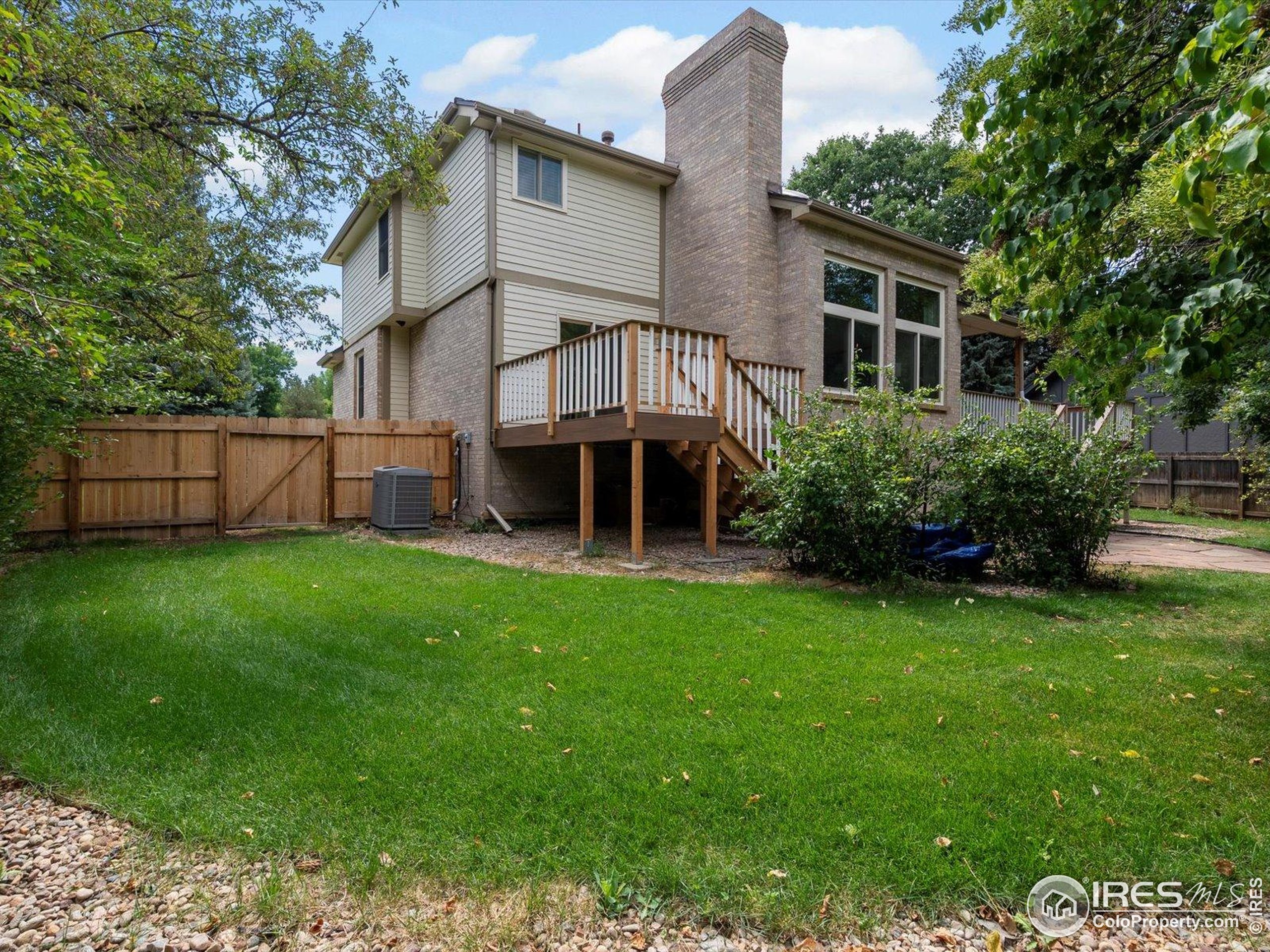 6221 Songbird Cir