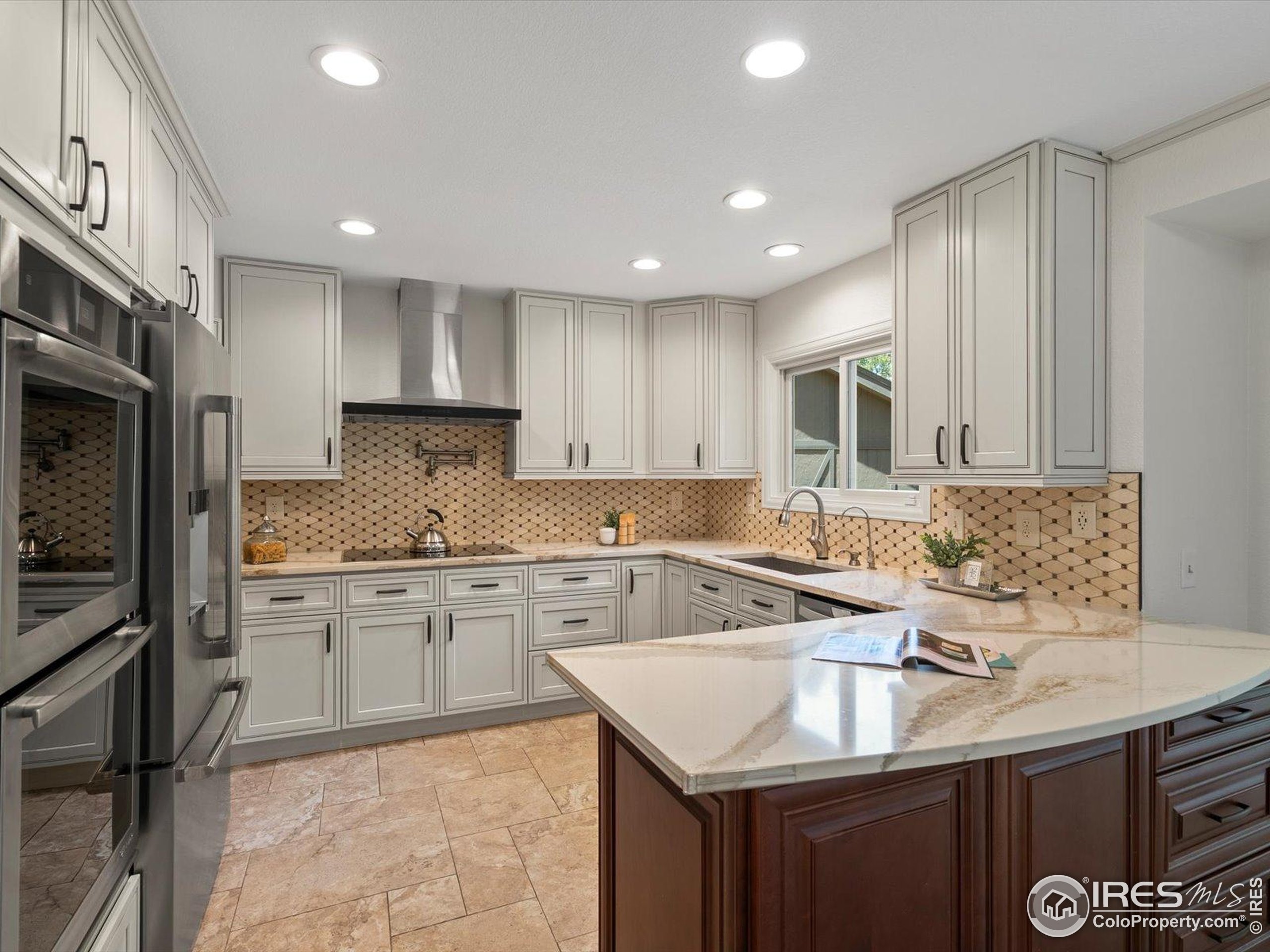 6221 Songbird Cir