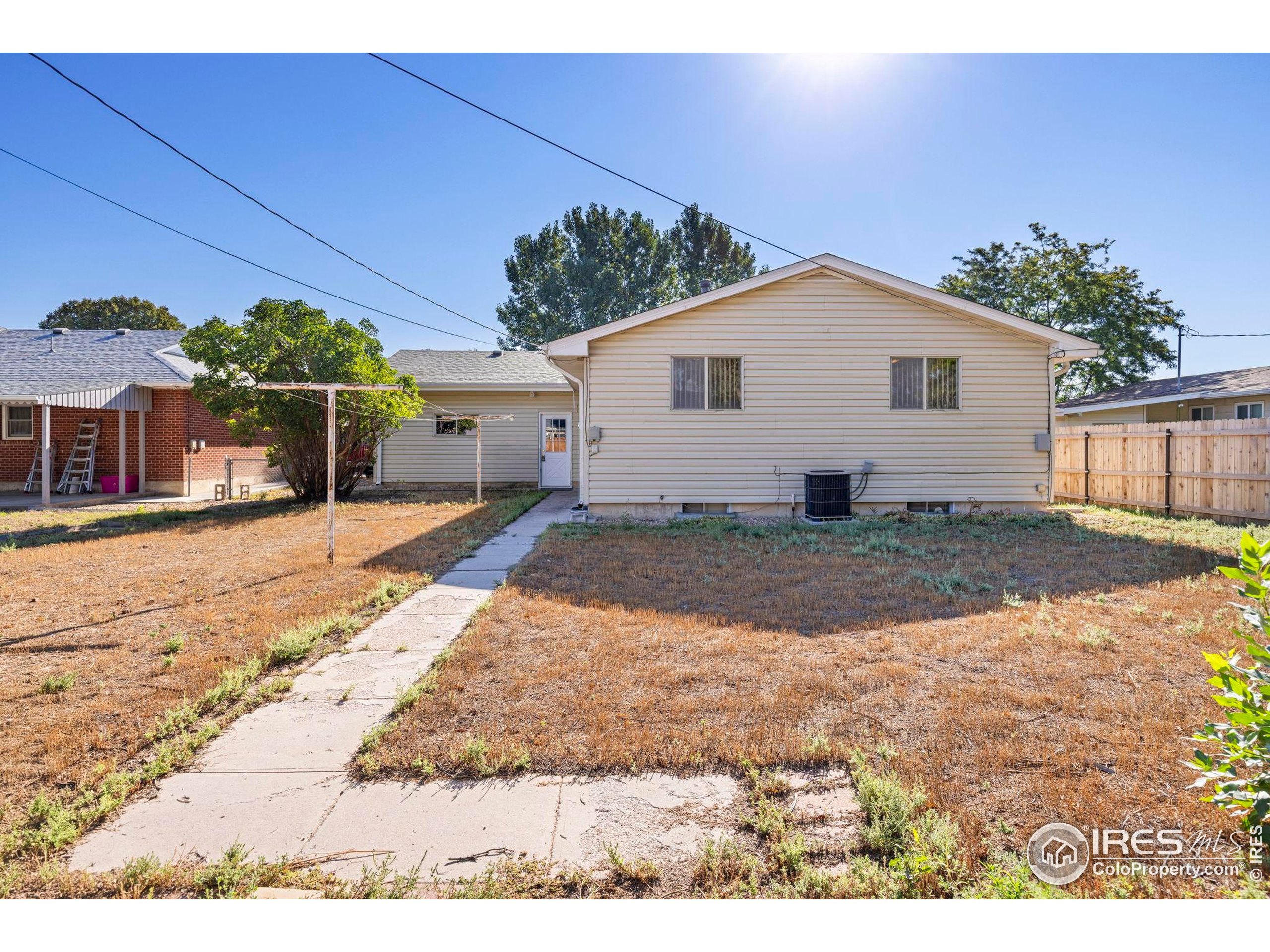 660 Maple Ave