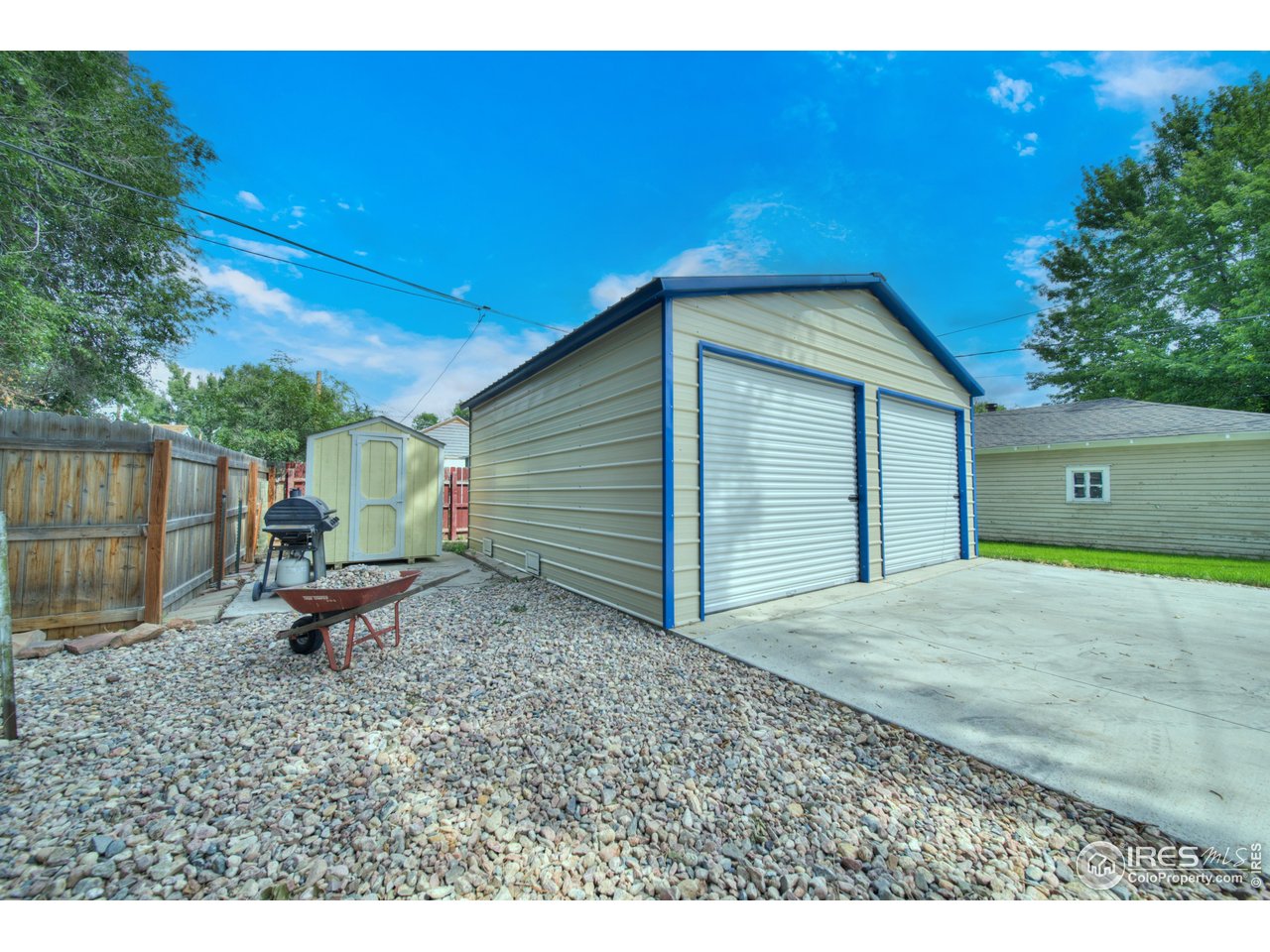 811 Edison St