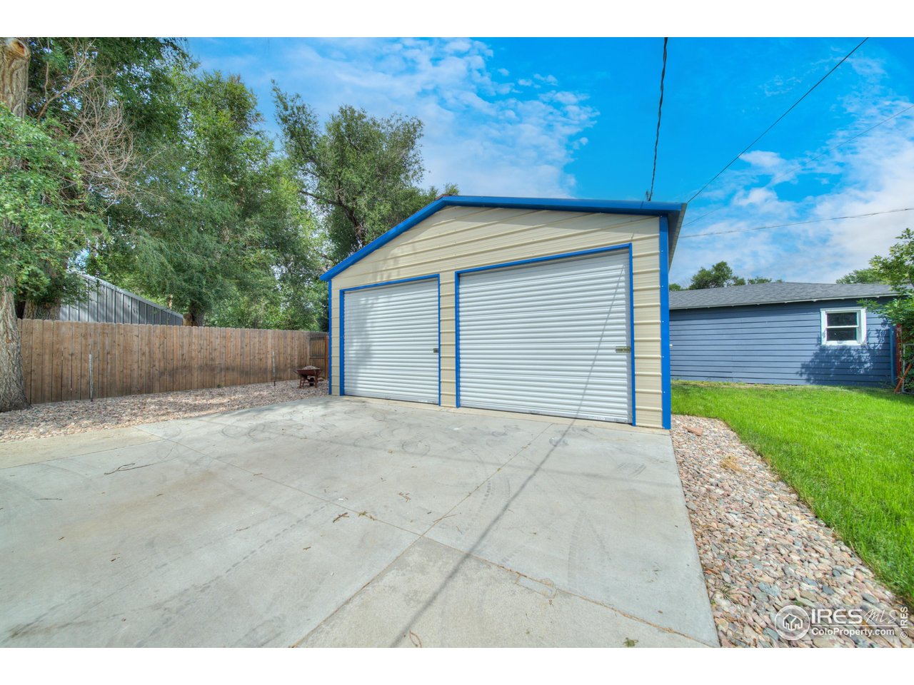 811 Edison St