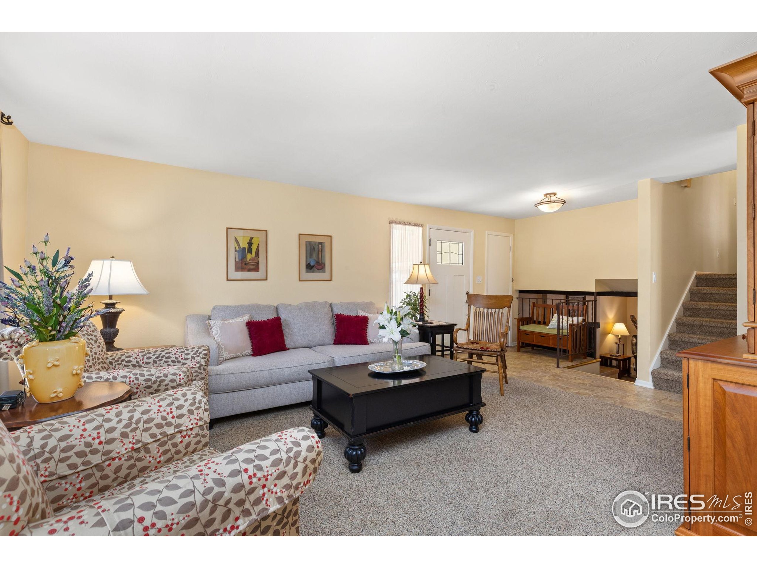 1455 Hilltop Dr Longmont