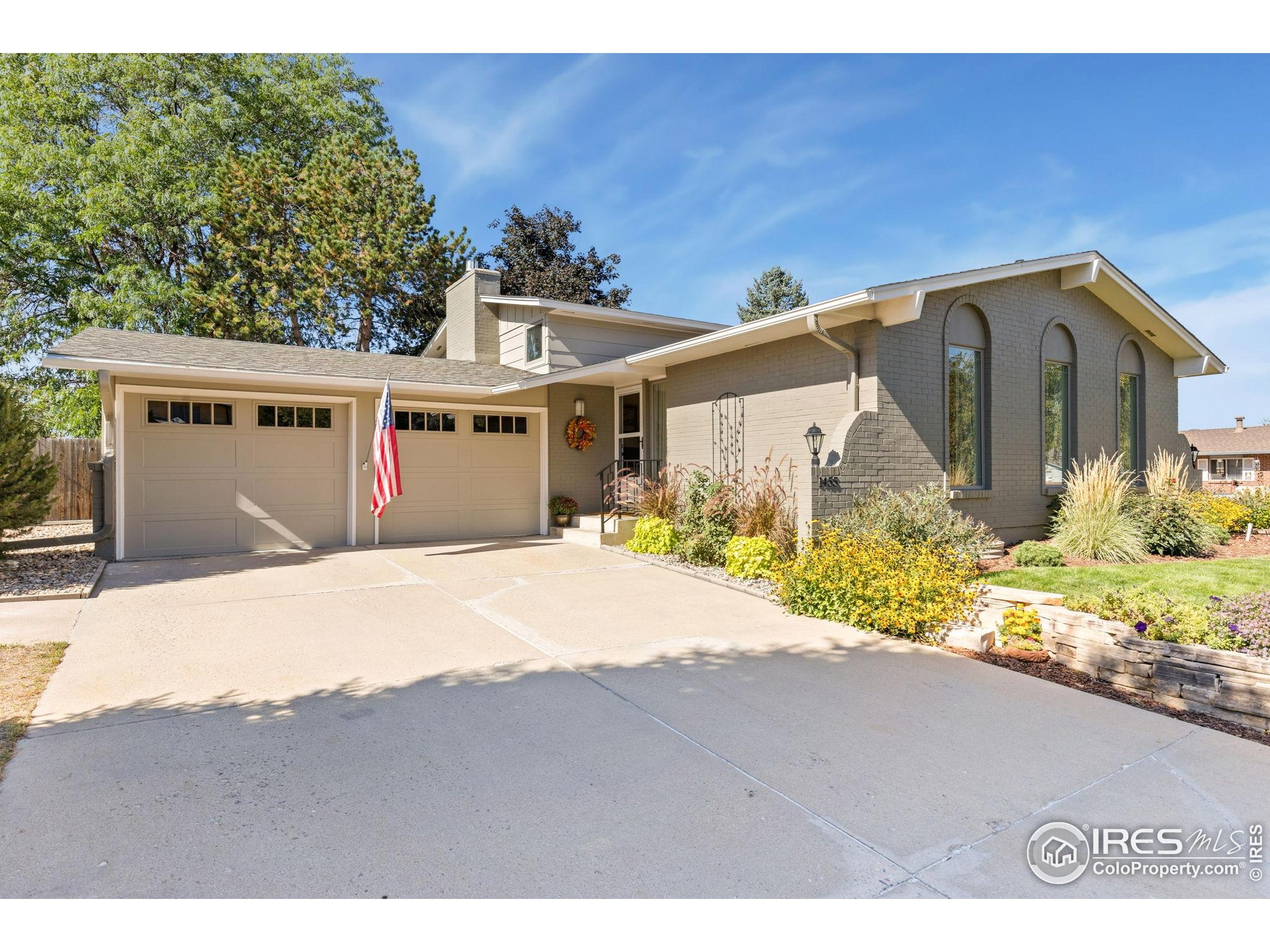 1455 Hilltop Dr Longmont