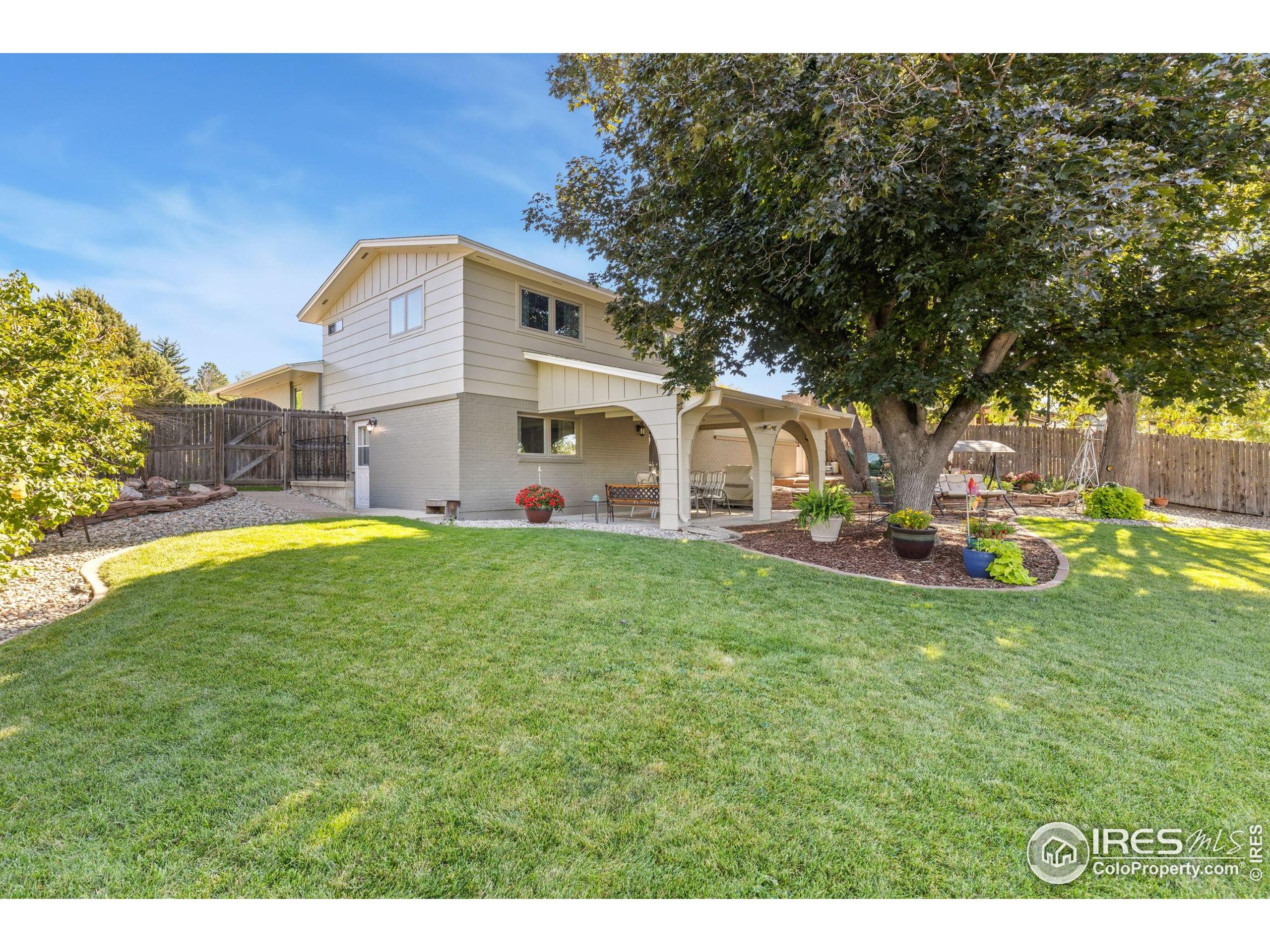 1455 Hilltop Dr Longmont